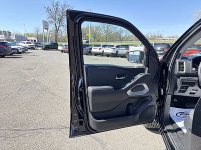2024 Nissan Frontier SV