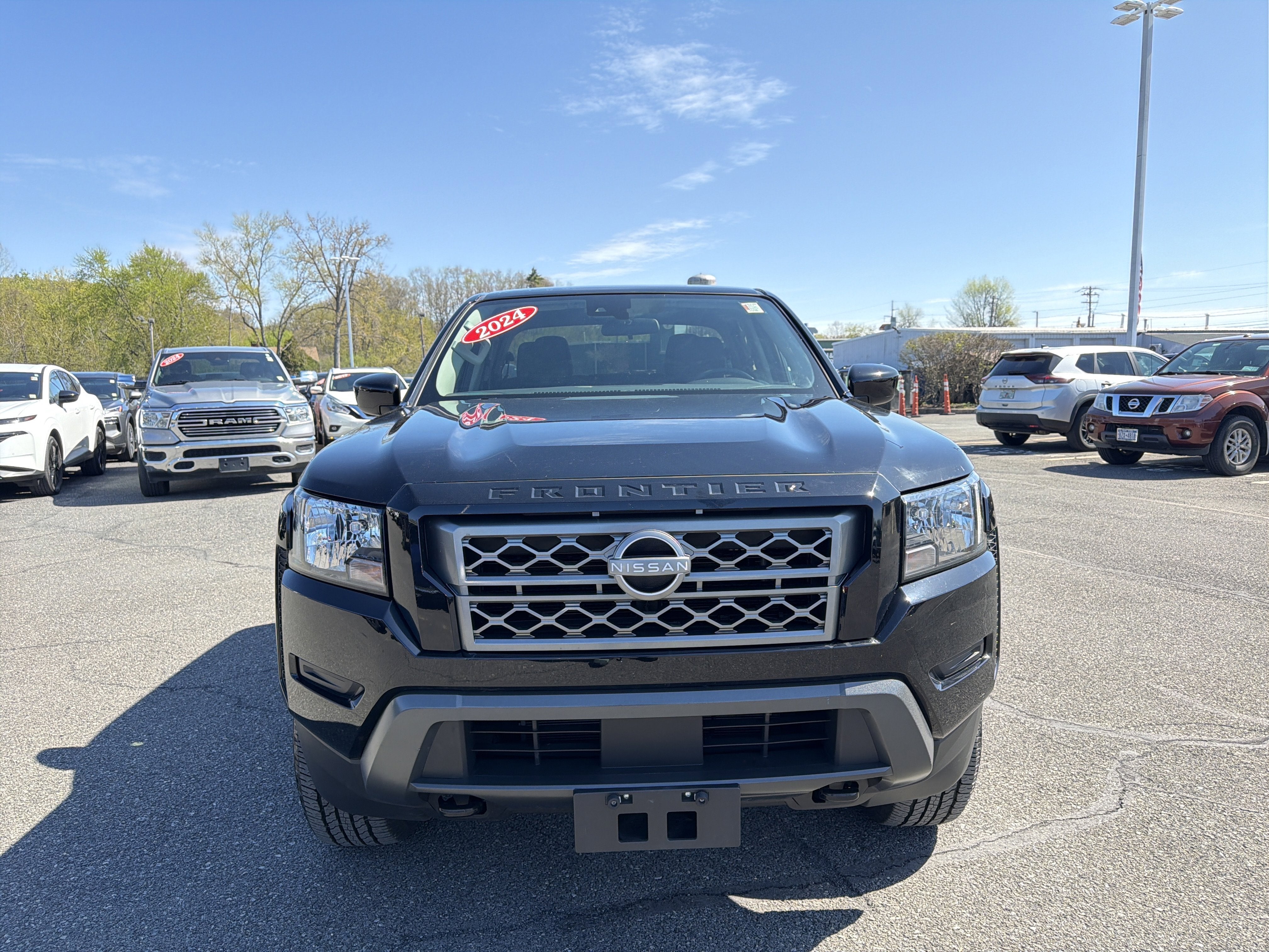 2024 Nissan Frontier SV