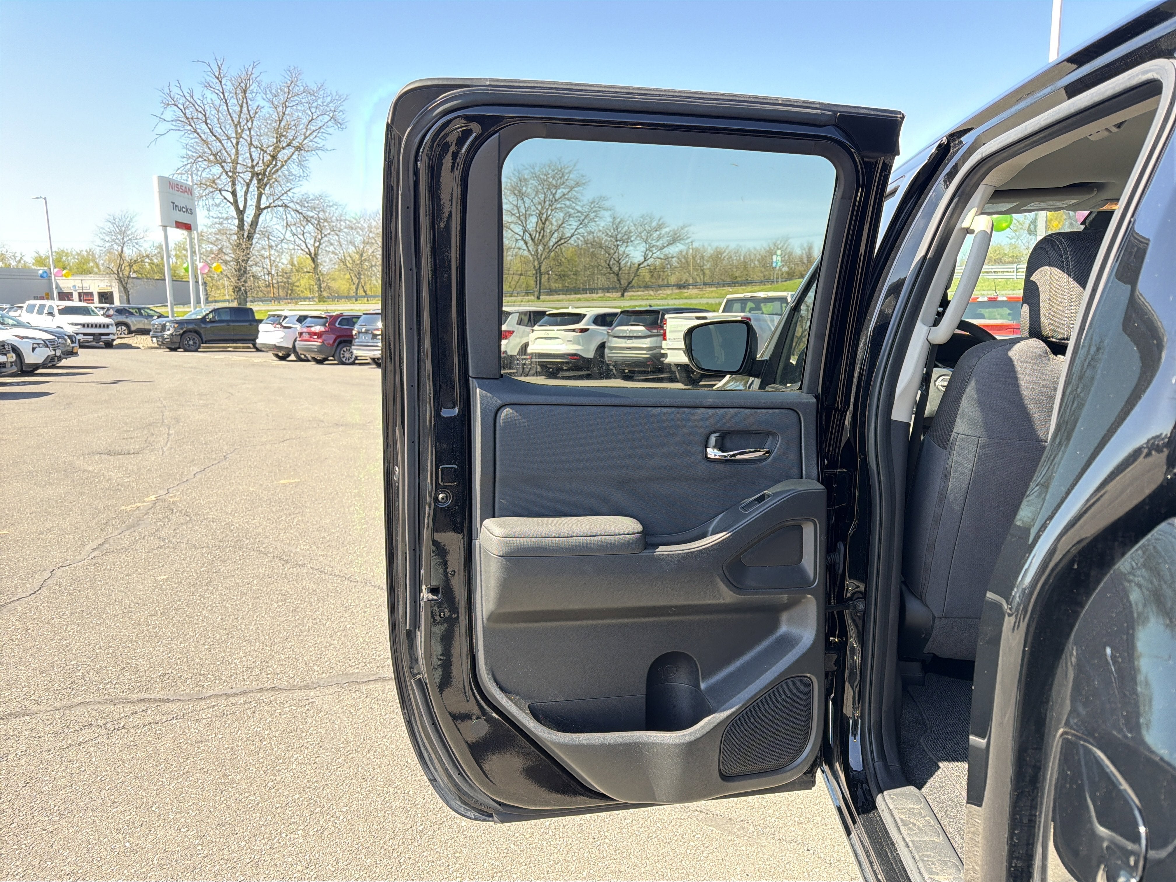 2024 Nissan Frontier SV