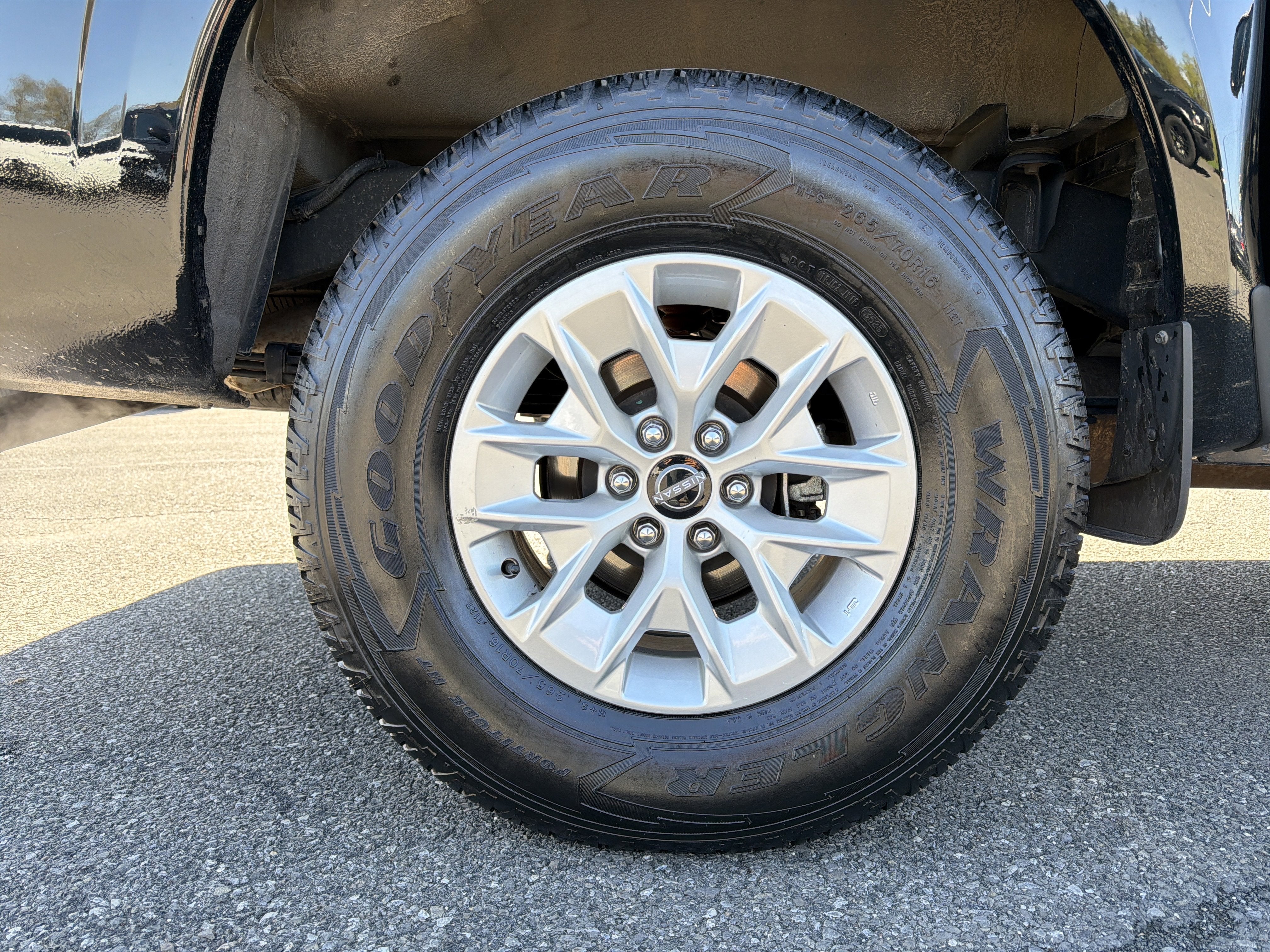 2024 Nissan Frontier SV