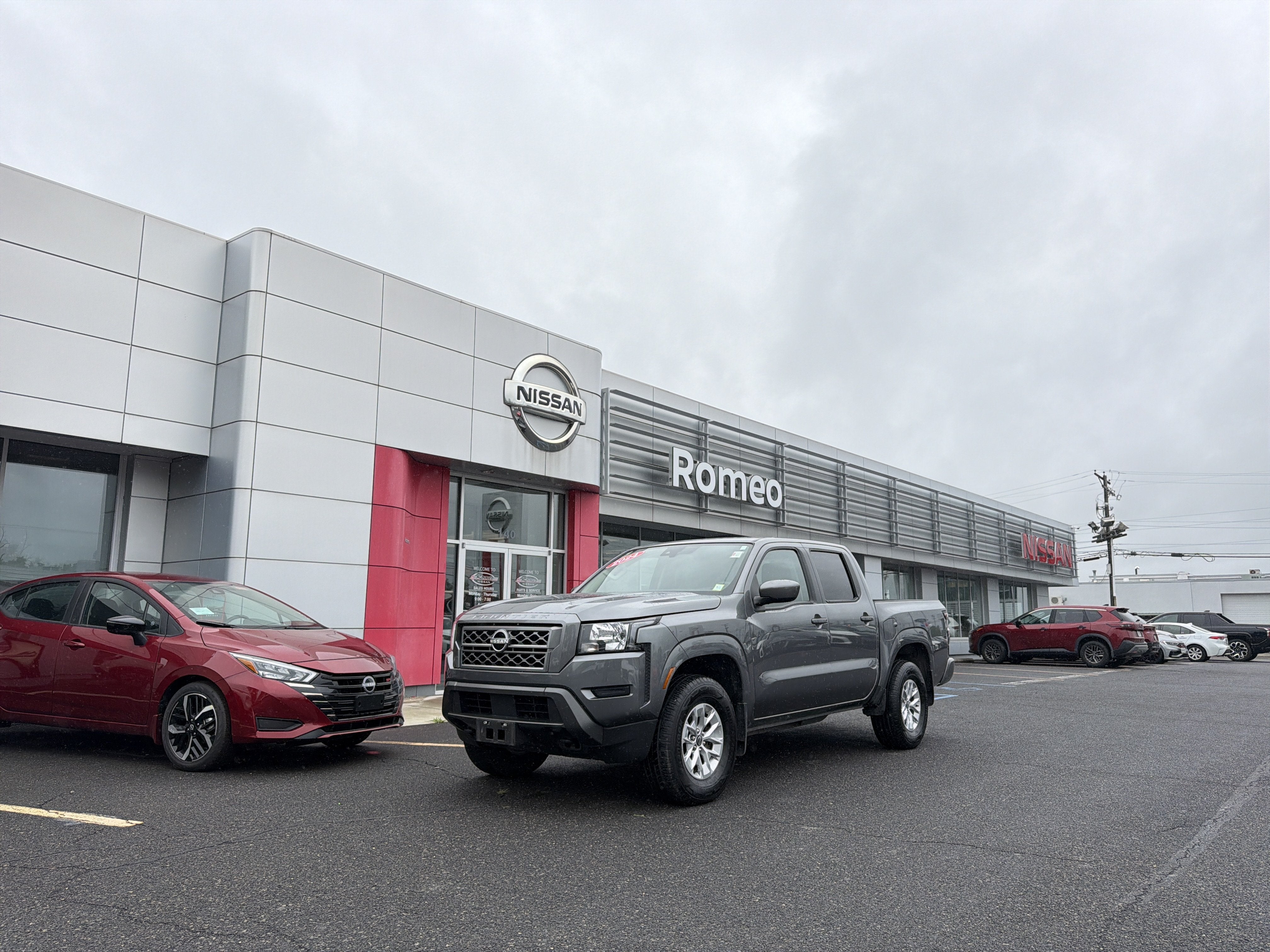 2024 Nissan Frontier SV