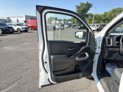 2022 Nissan Frontier SV