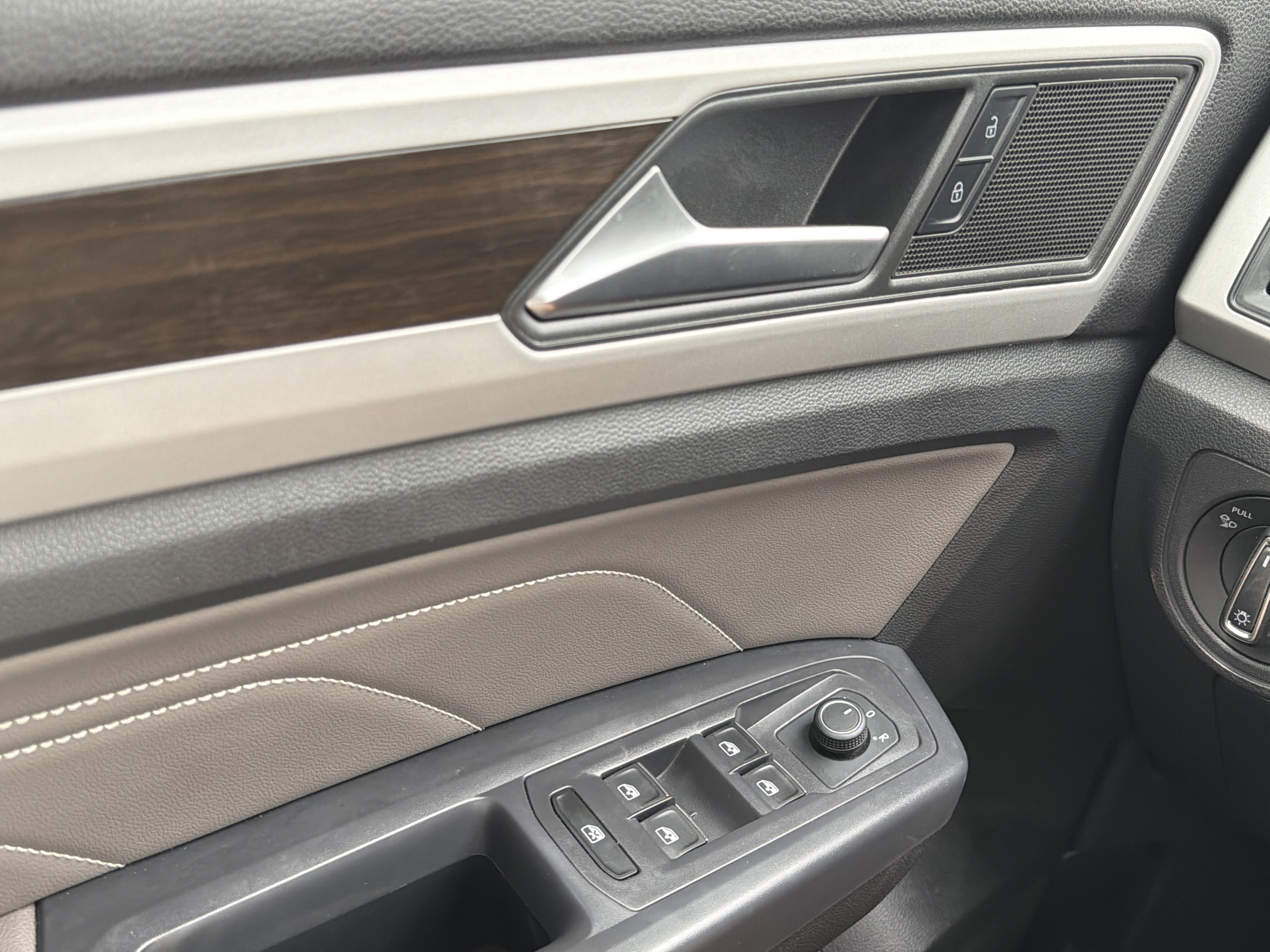 2021 Volkswagen Atlas 3.6L V6 SE w/Technology