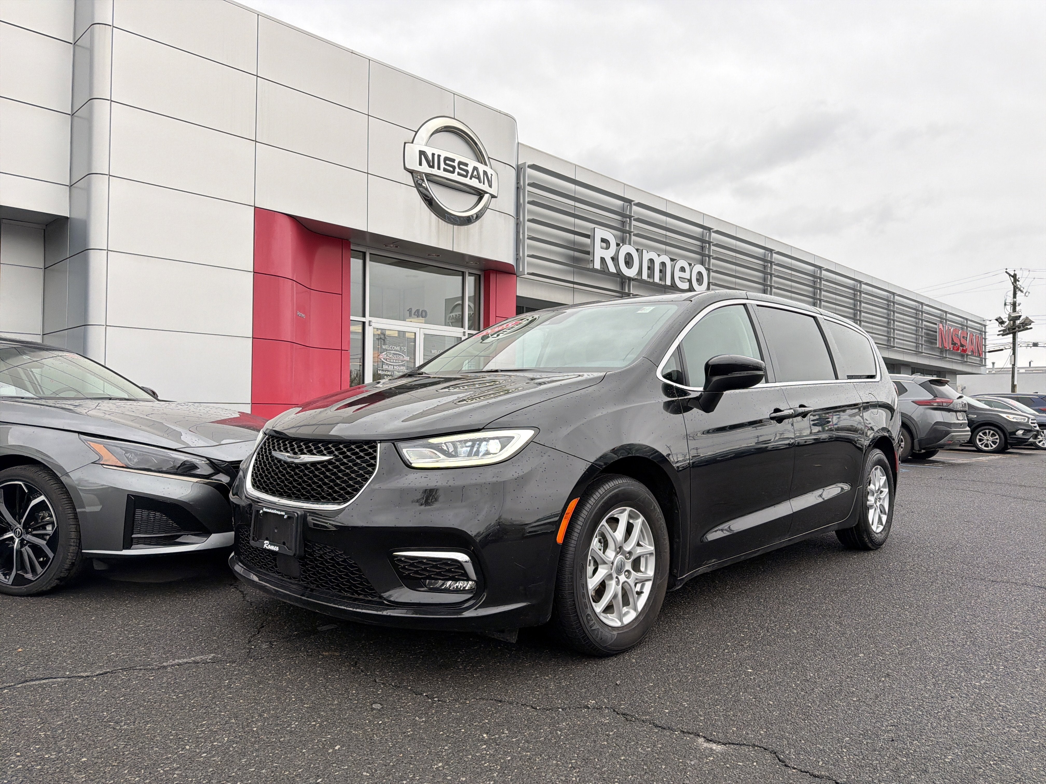 2023 Chrysler Pacifica Touring L