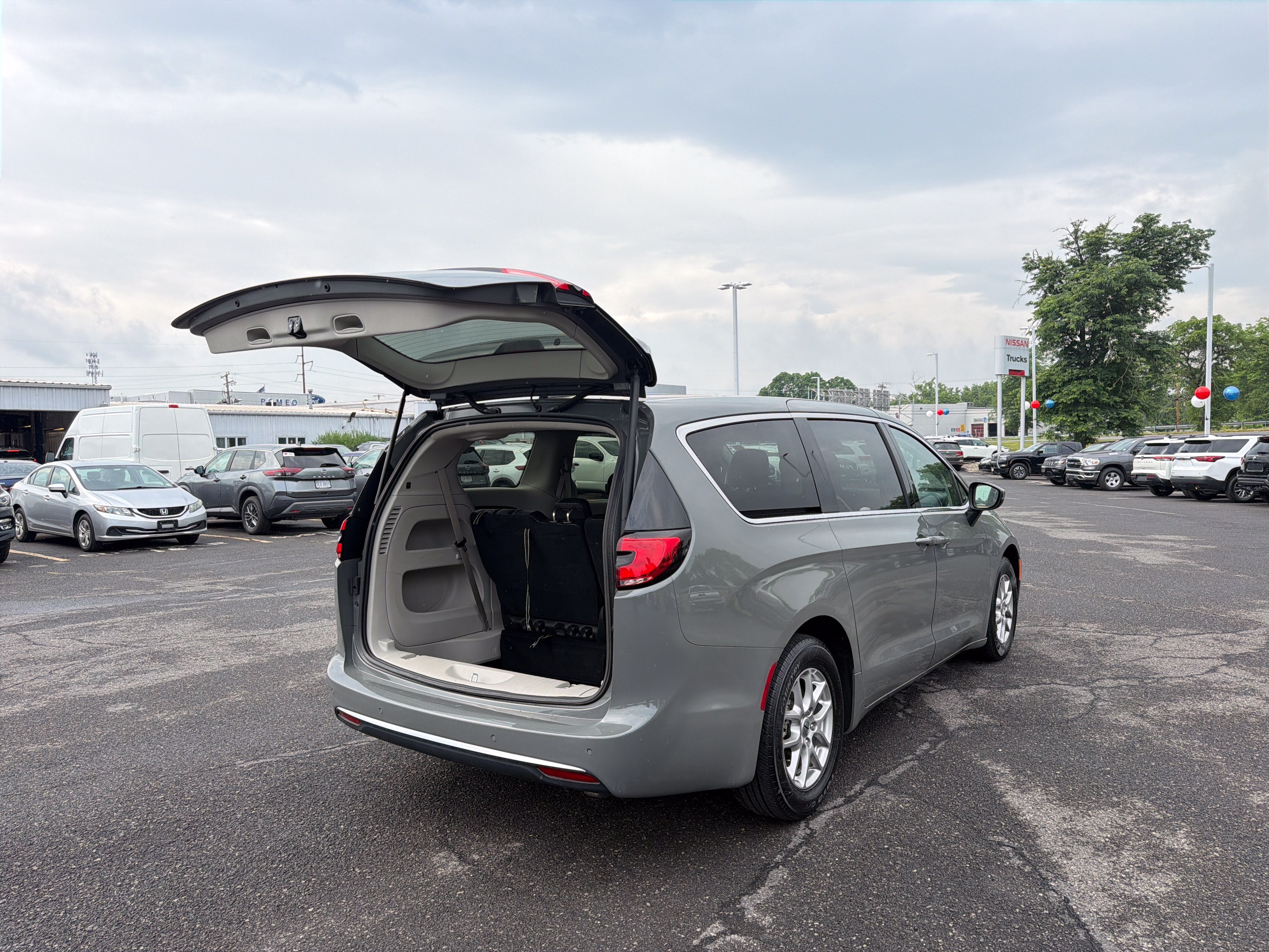 2023 Chrysler Pacifica Touring L