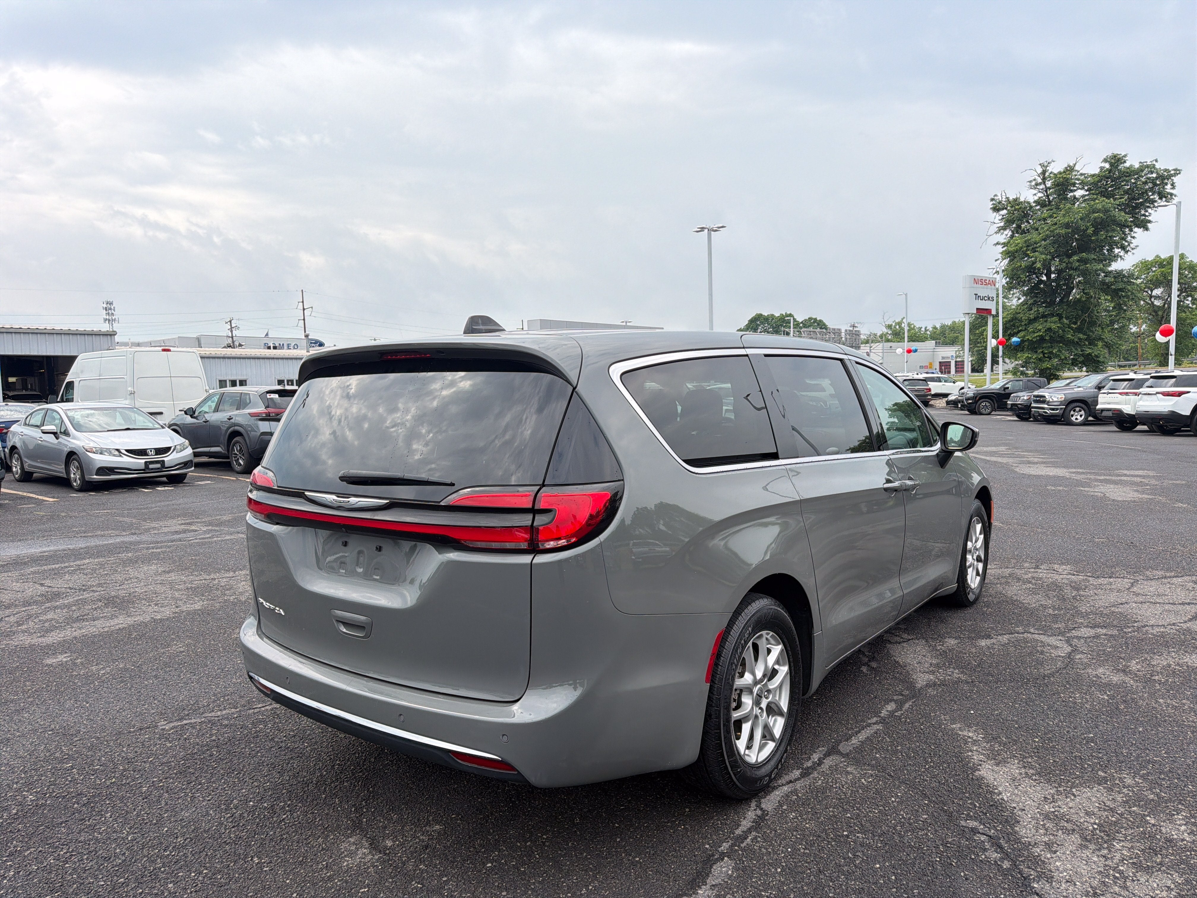 2023 Chrysler Pacifica Touring L