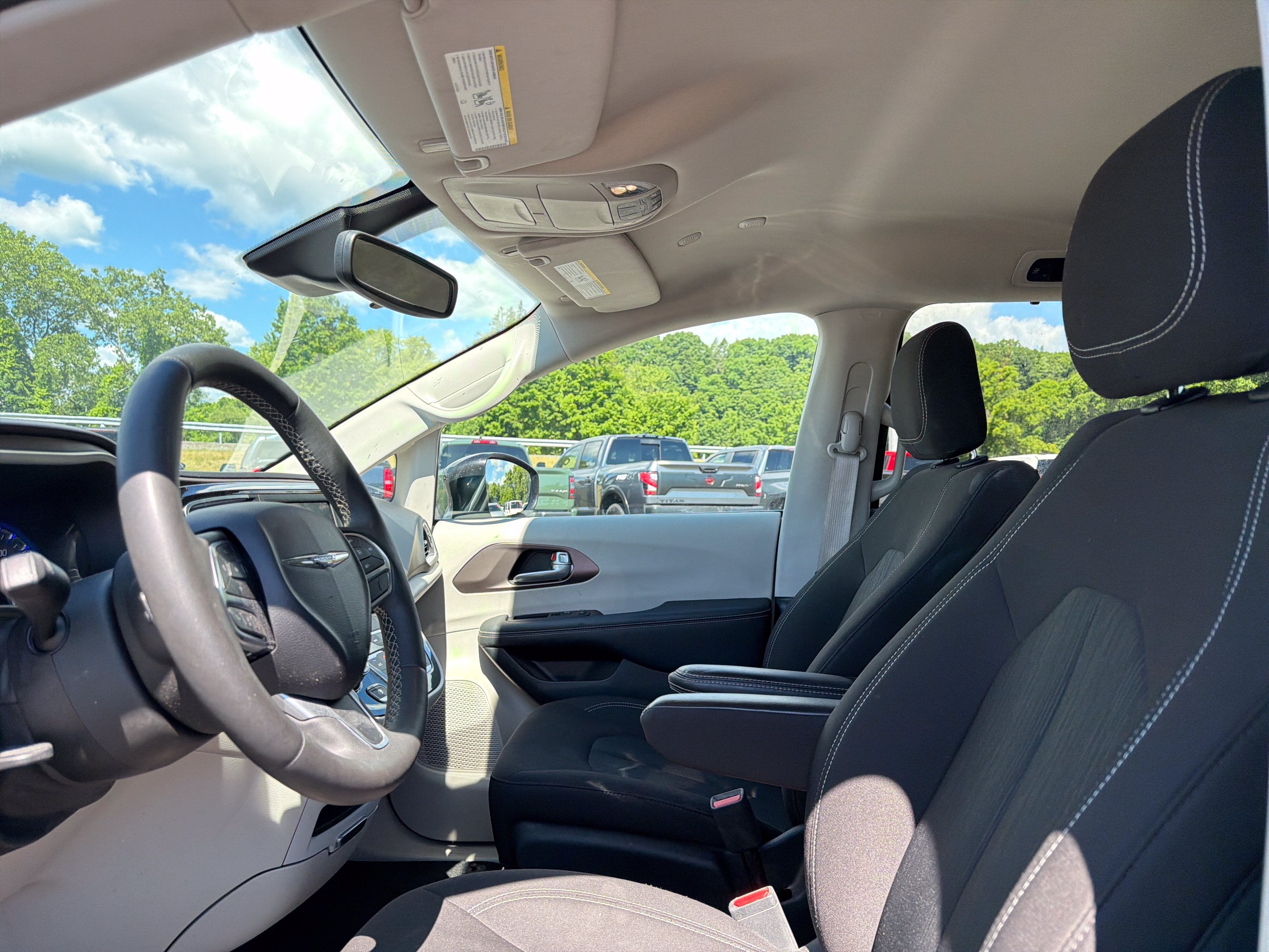2024 Chrysler Voyager LX