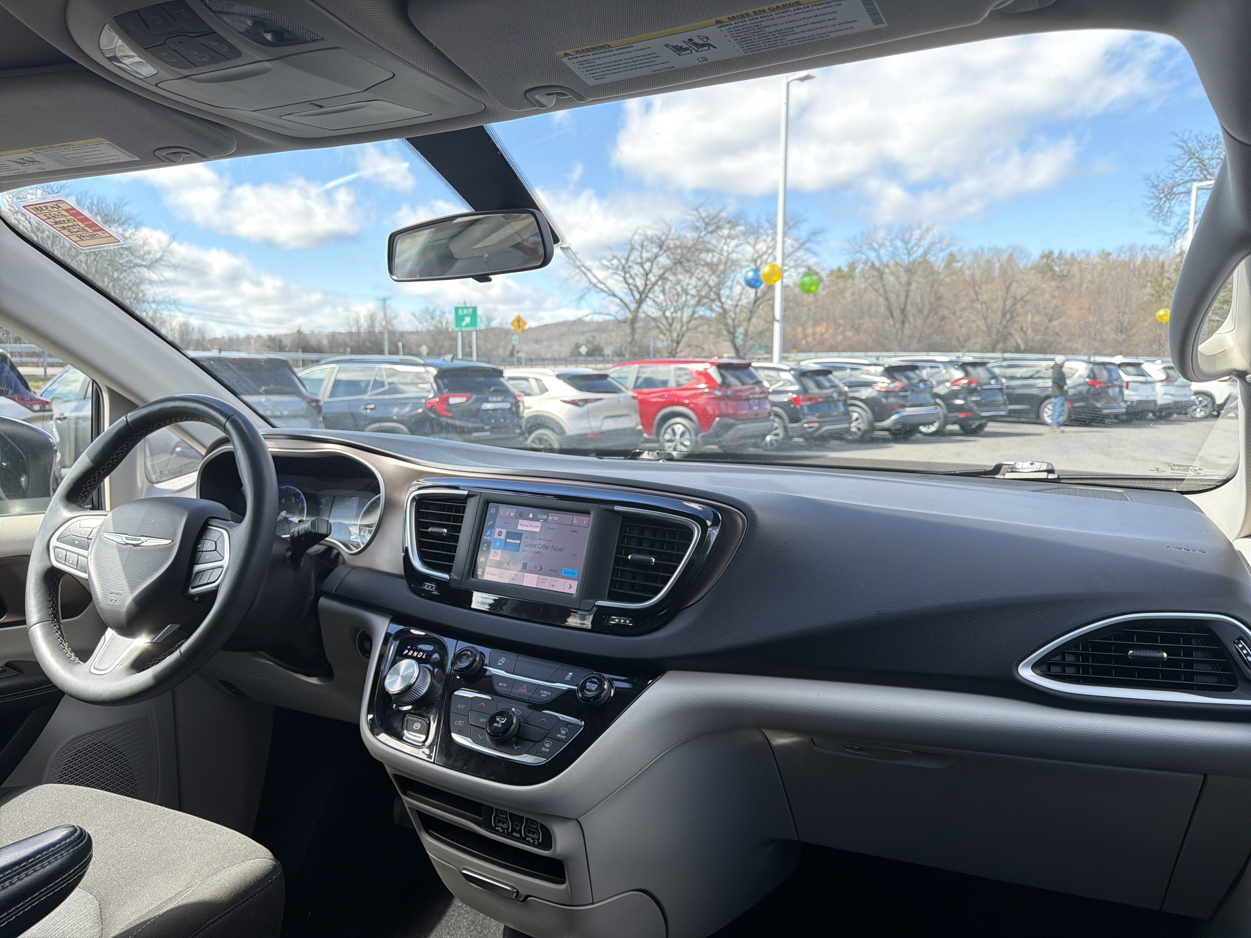 2022 Chrysler Voyager LX