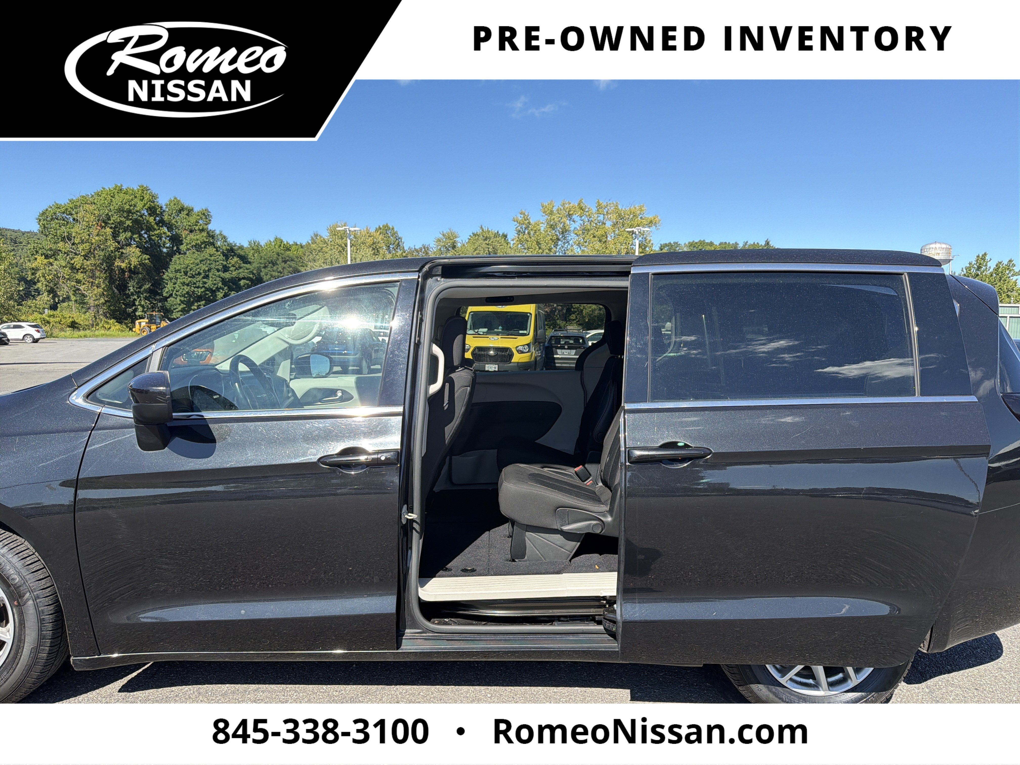 2021 Chrysler Voyager LX