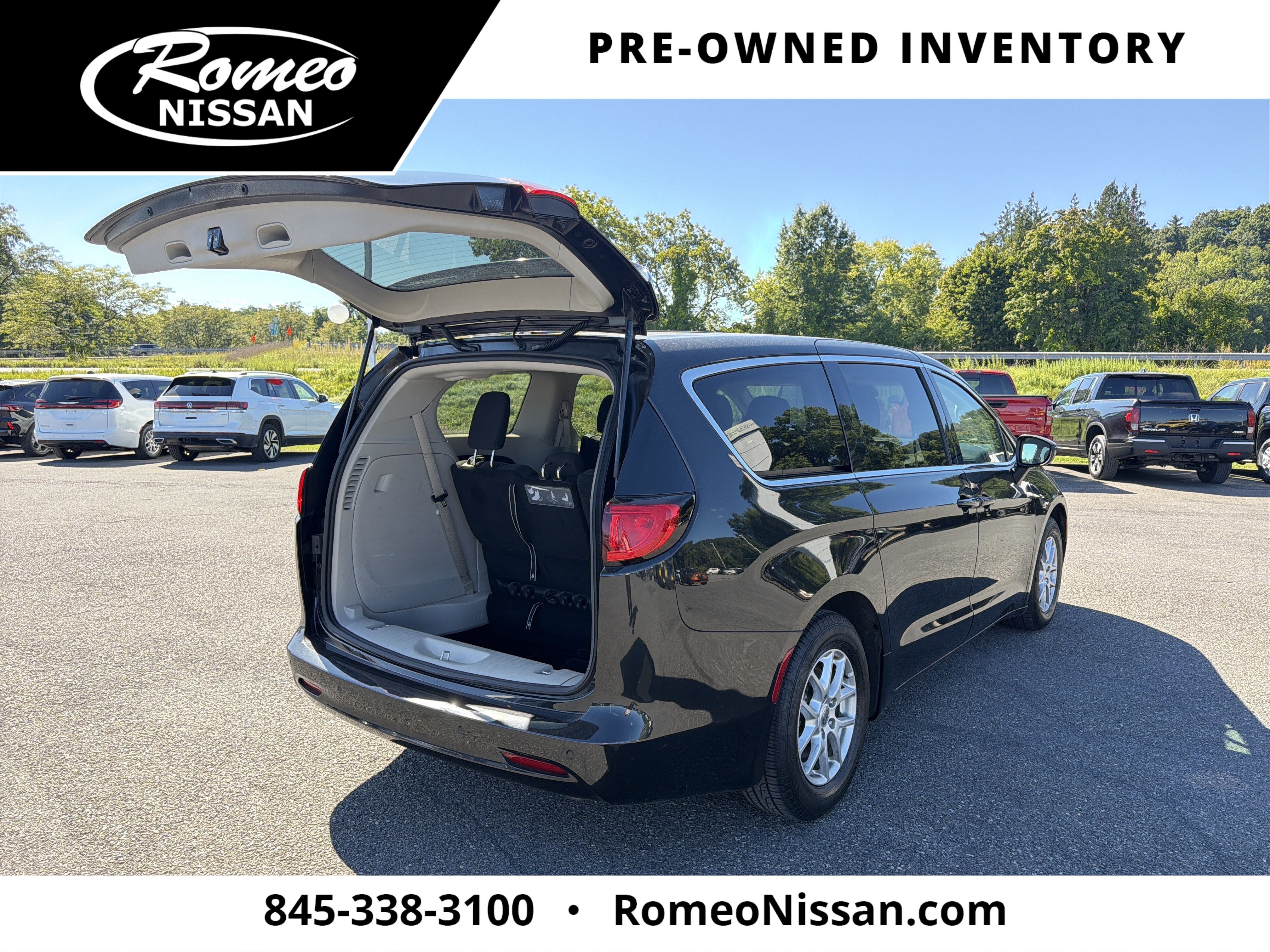 2021 Chrysler Voyager LX