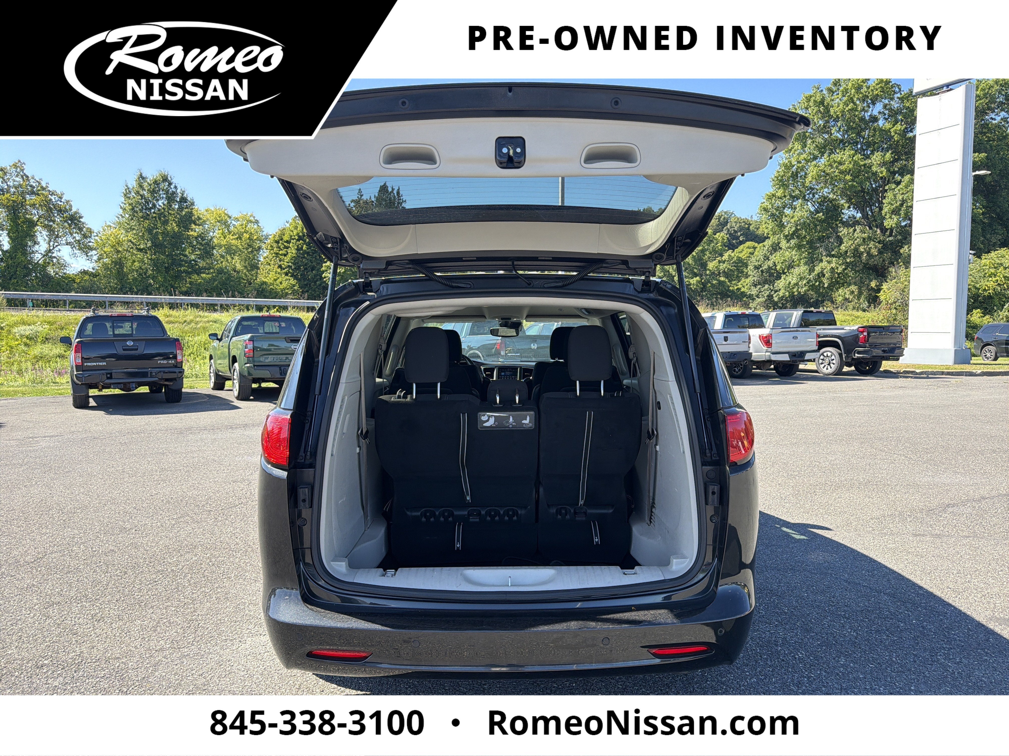 2021 Chrysler Voyager LX