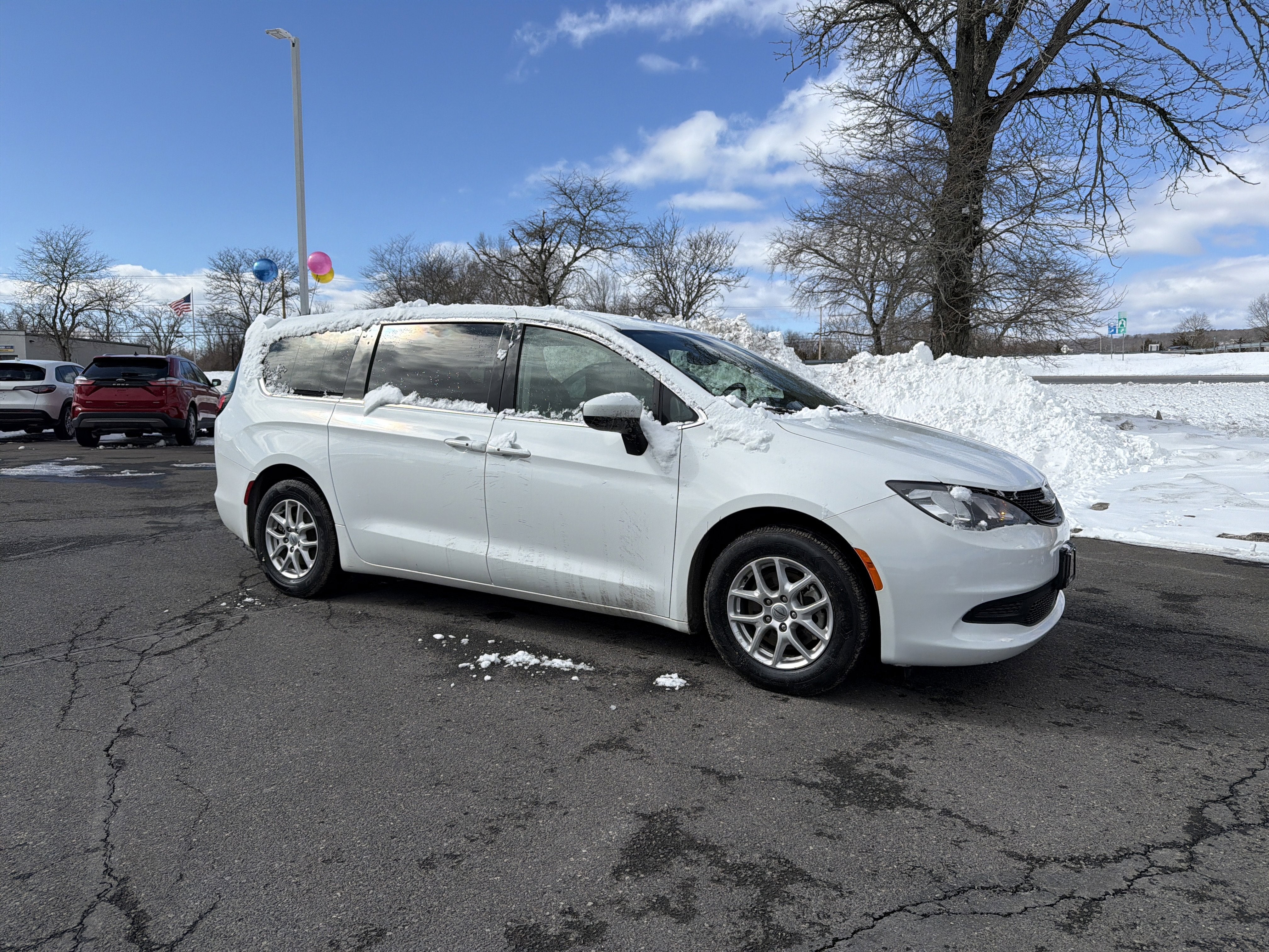 2023 Chrysler Voyager LX