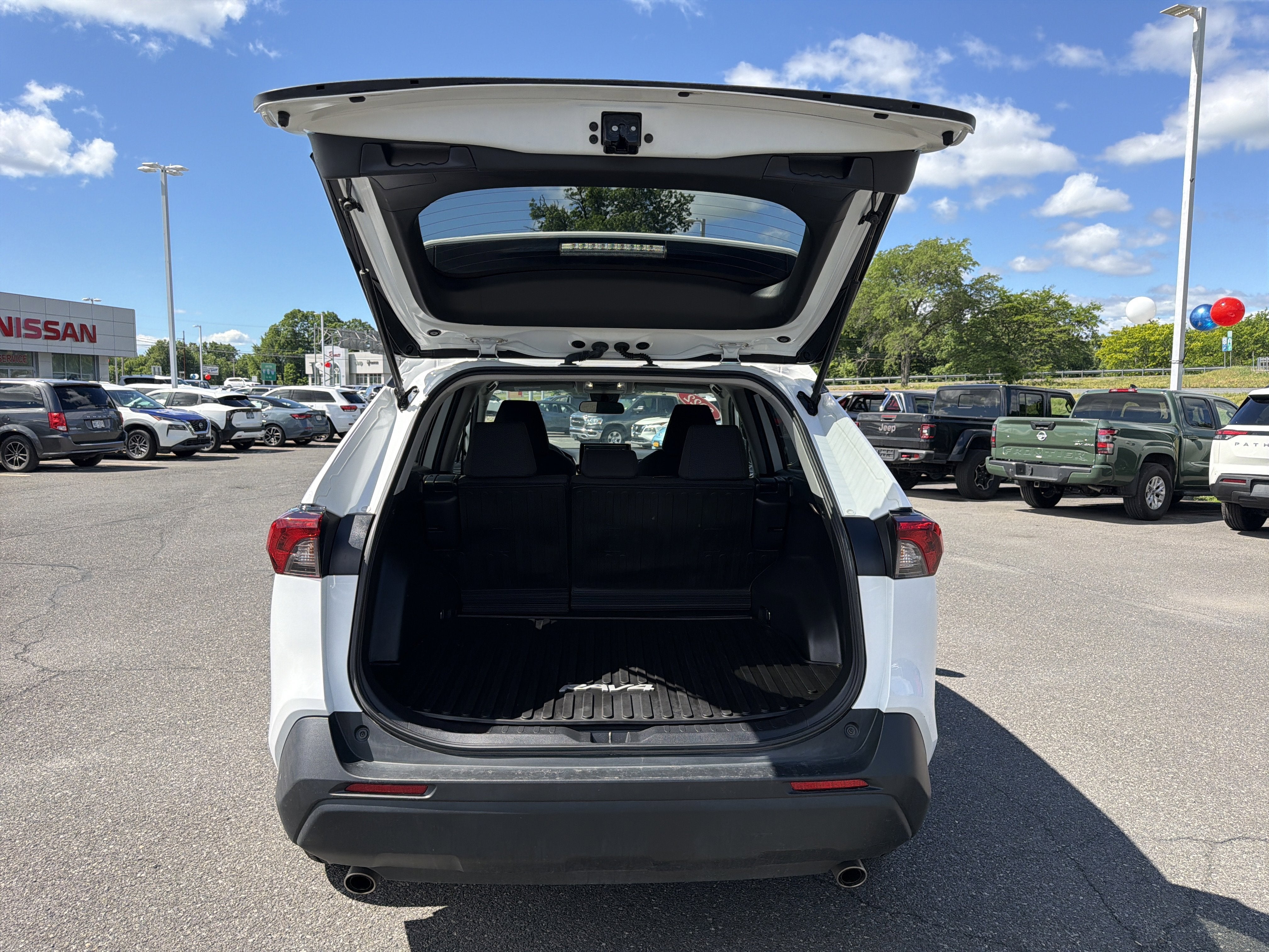 2022 Toyota RAV4 LE