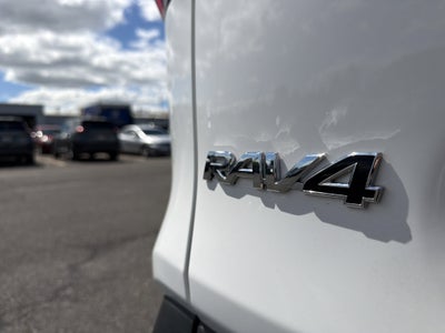 2022 Toyota RAV4 LE