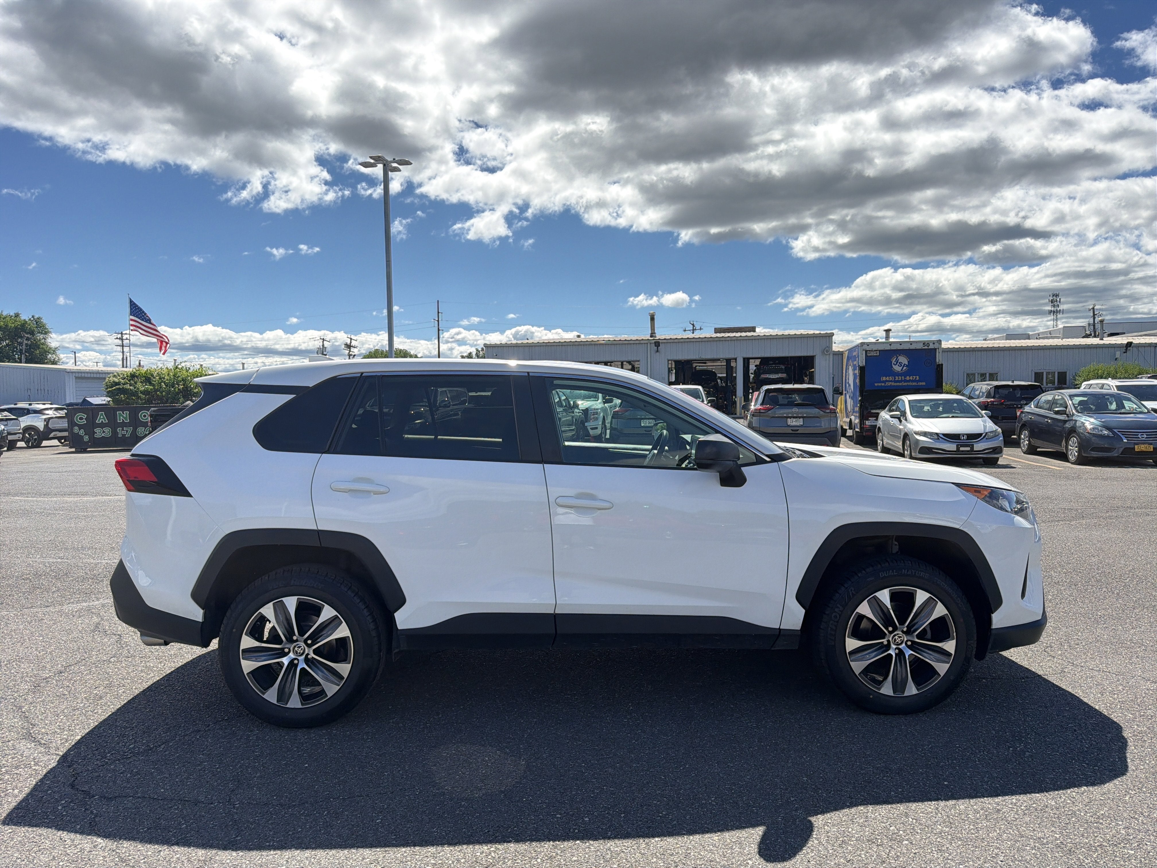 2022 Toyota RAV4 LE