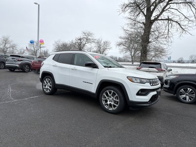 2022 Jeep Compass Latitude Lux