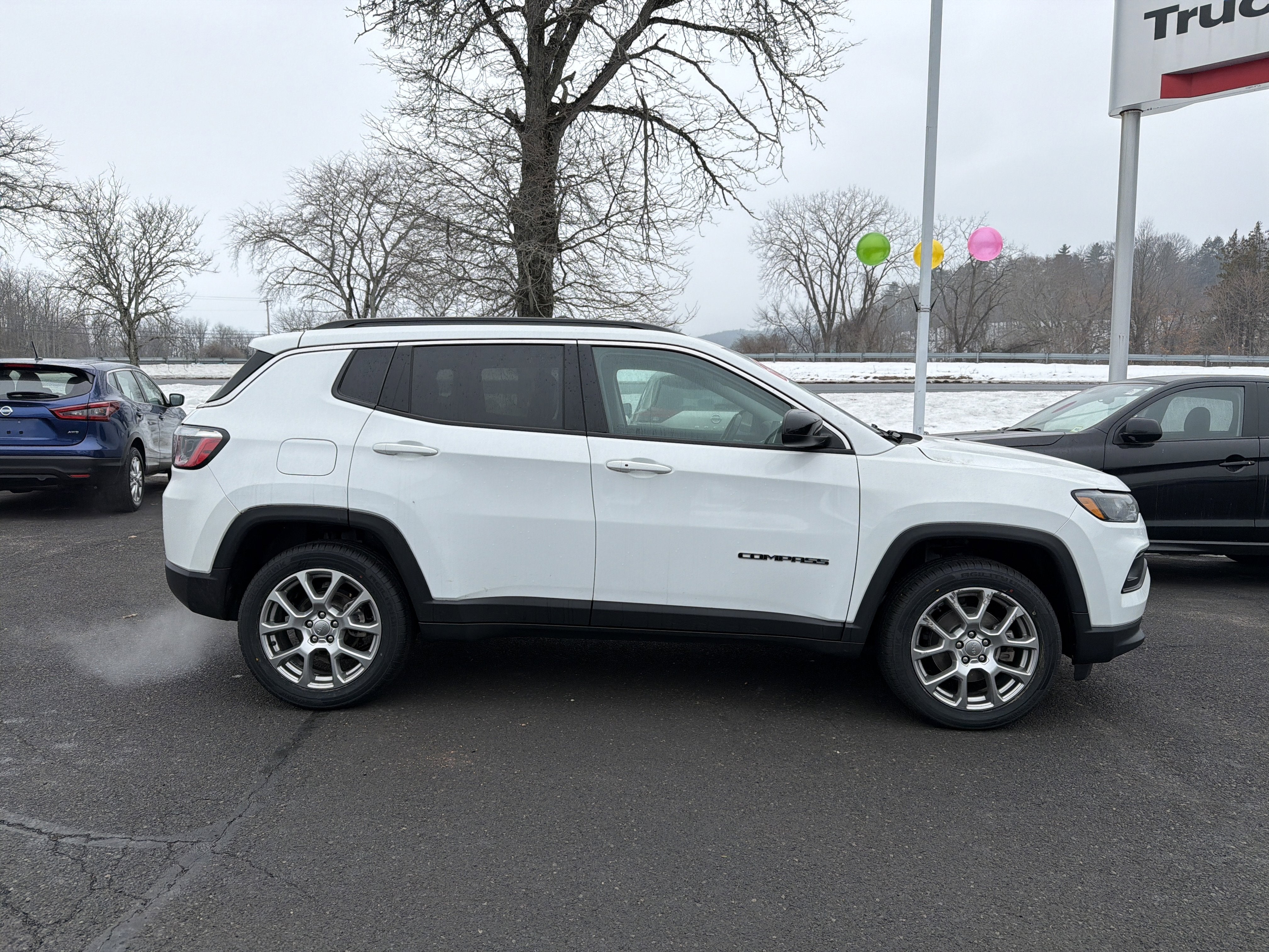 2022 Jeep Compass Latitude Lux