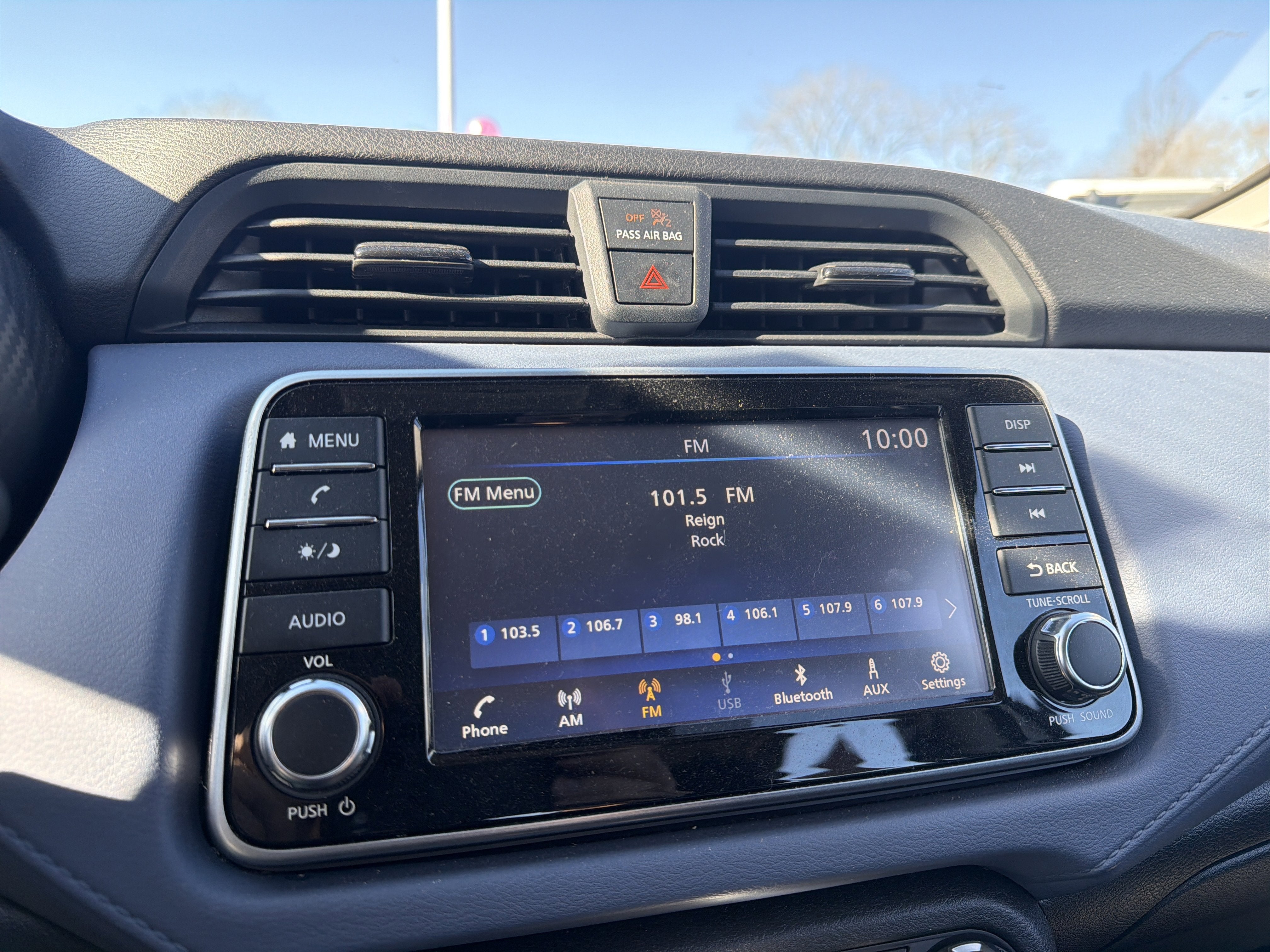 2024 Nissan Versa 1.6 SV