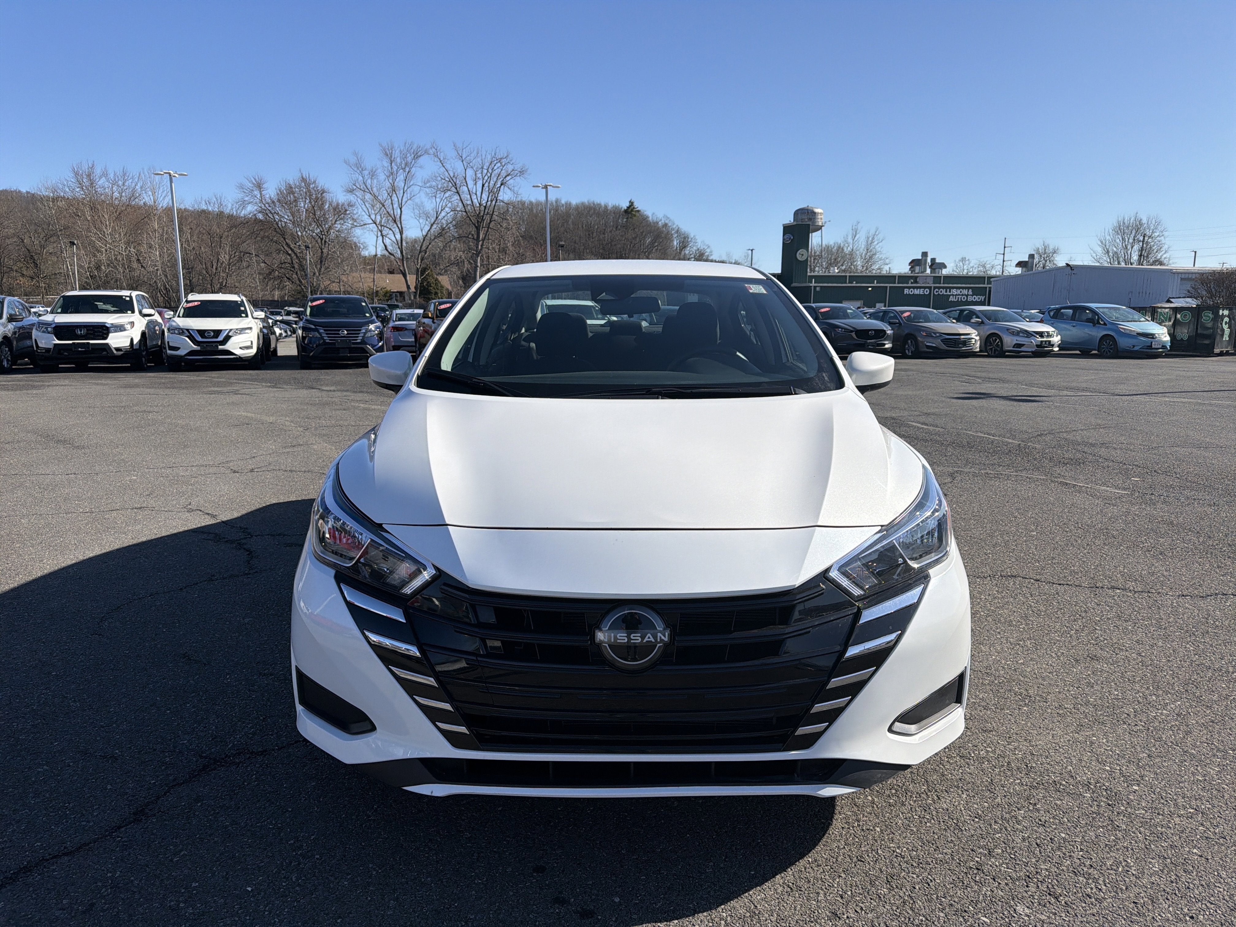 2024 Nissan Versa 1.6 SV