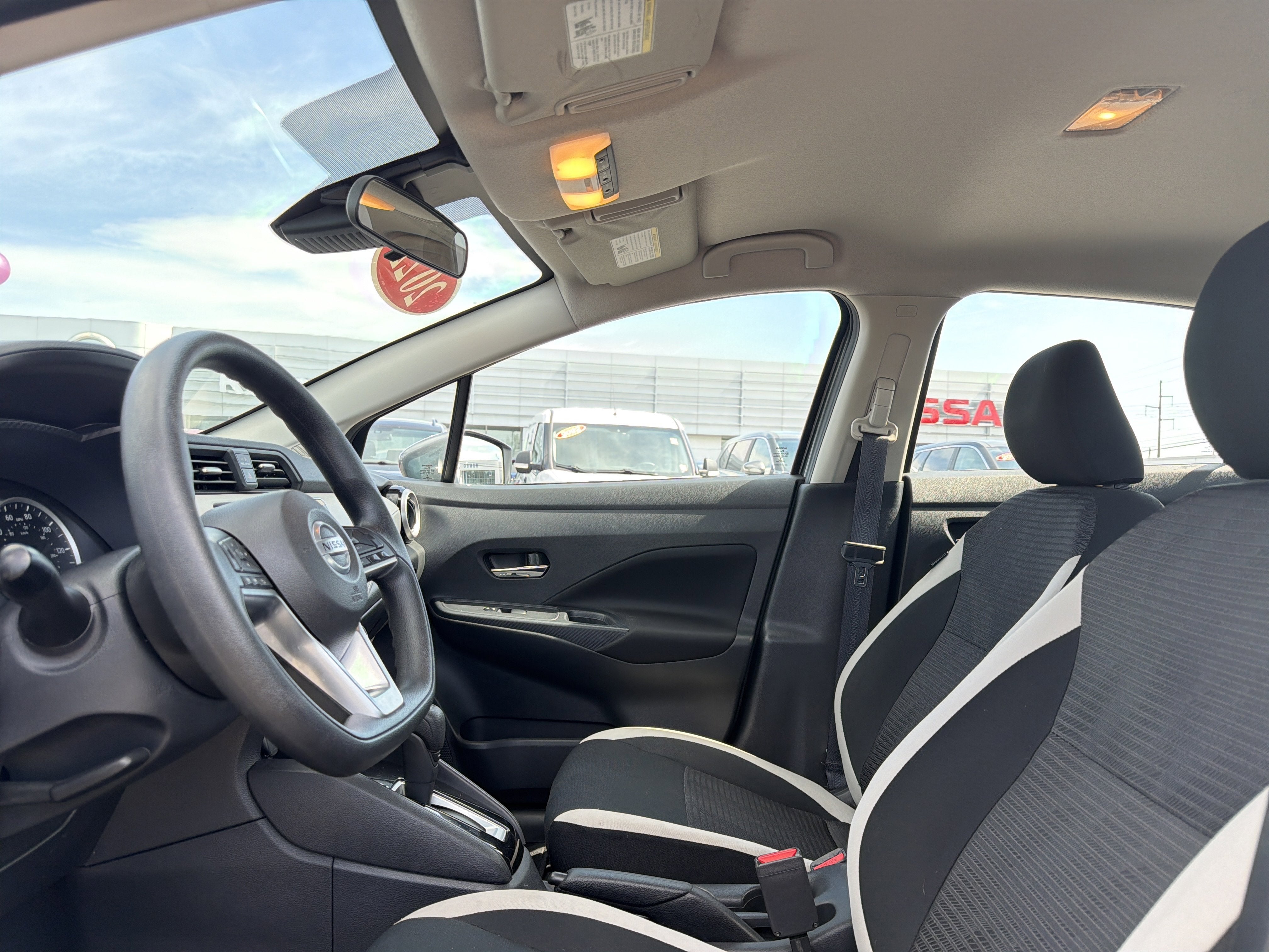 2022 Nissan Versa 1.6 SV