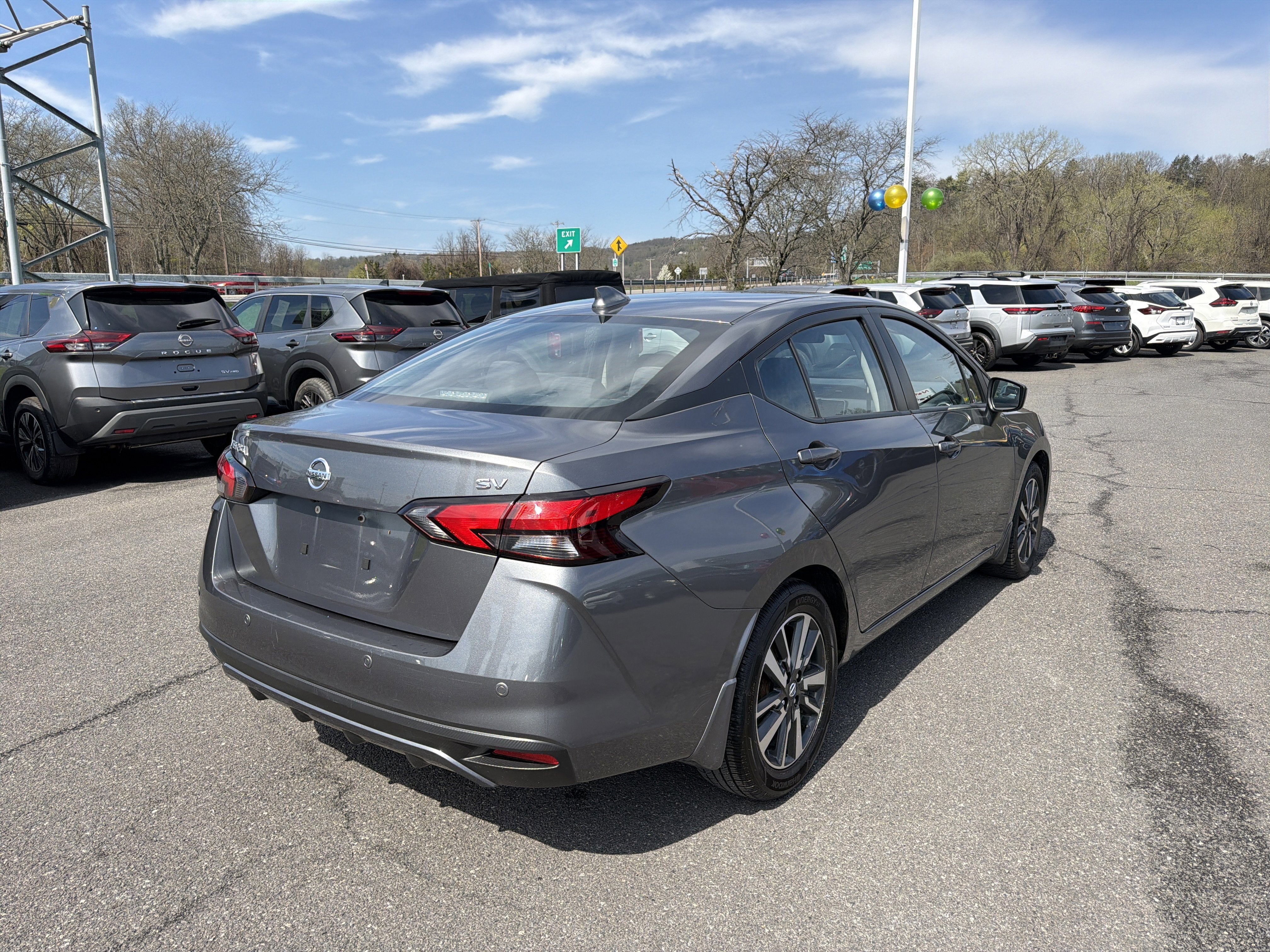 2022 Nissan Versa 1.6 SV