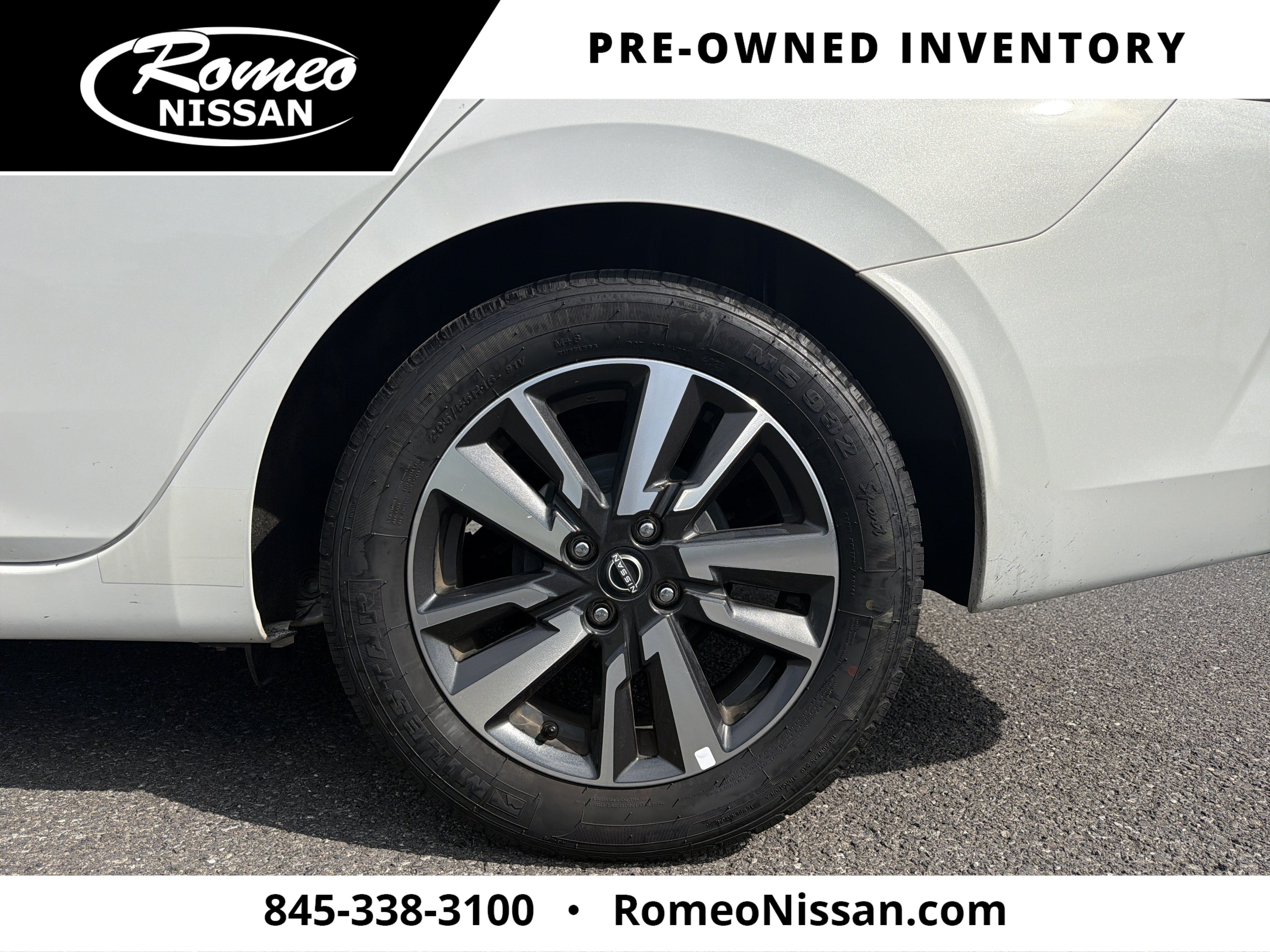 2024 Nissan Versa 1.6 SV