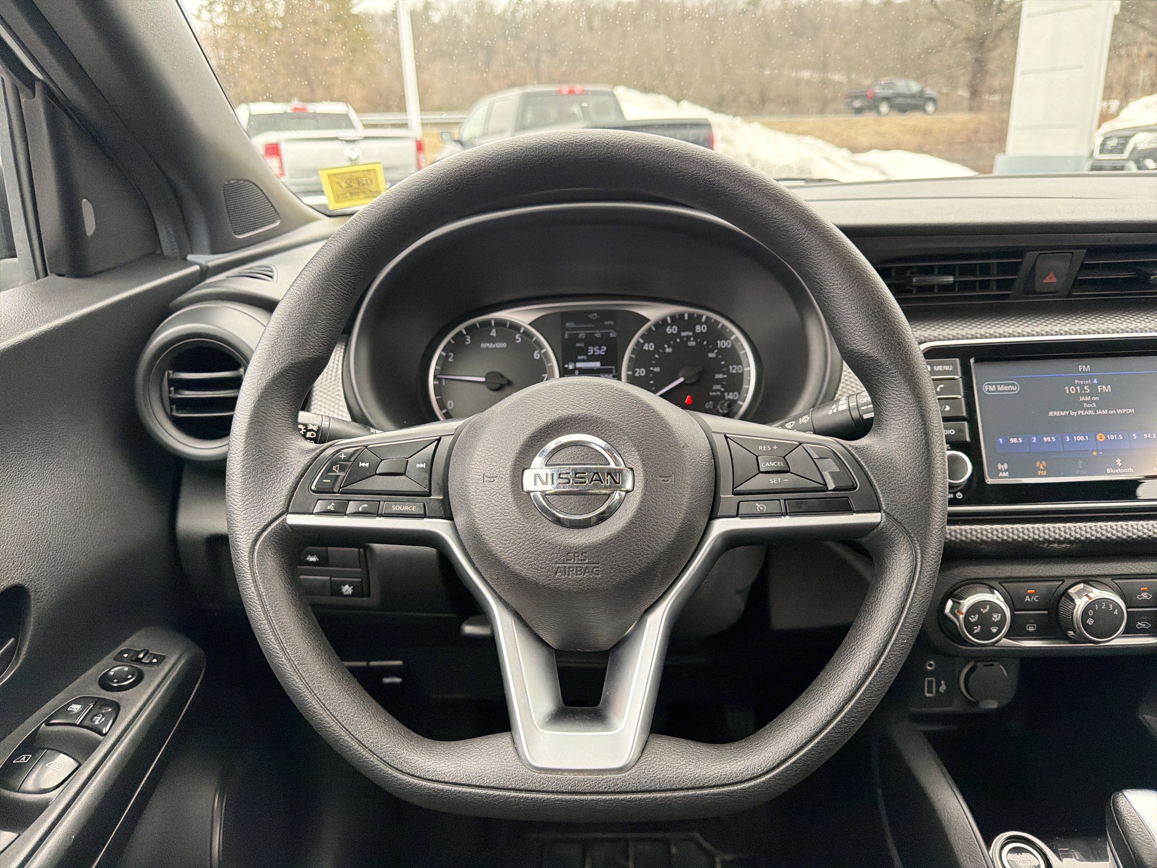 2020 Nissan Kicks S