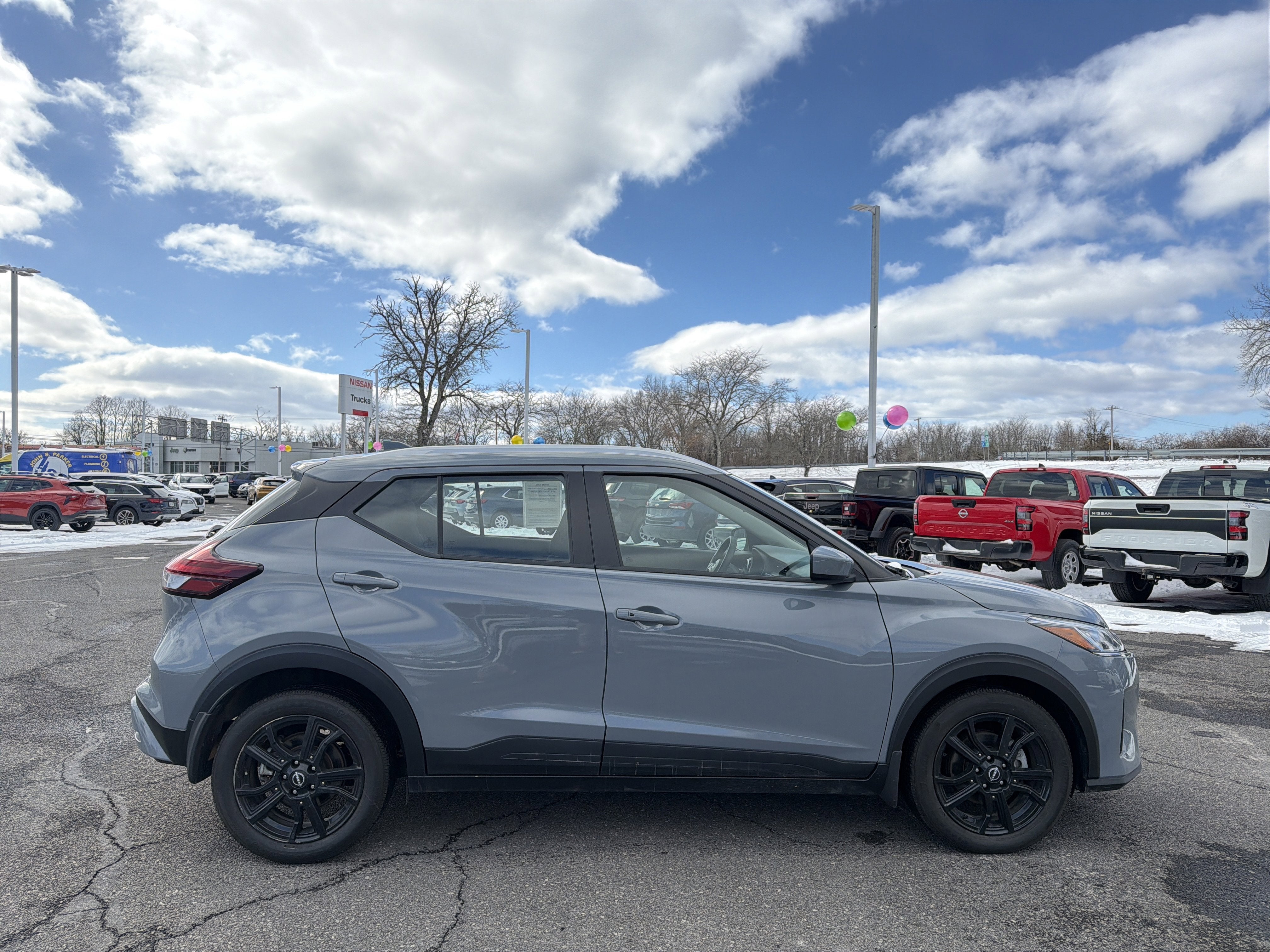 2023 Nissan Kicks SV