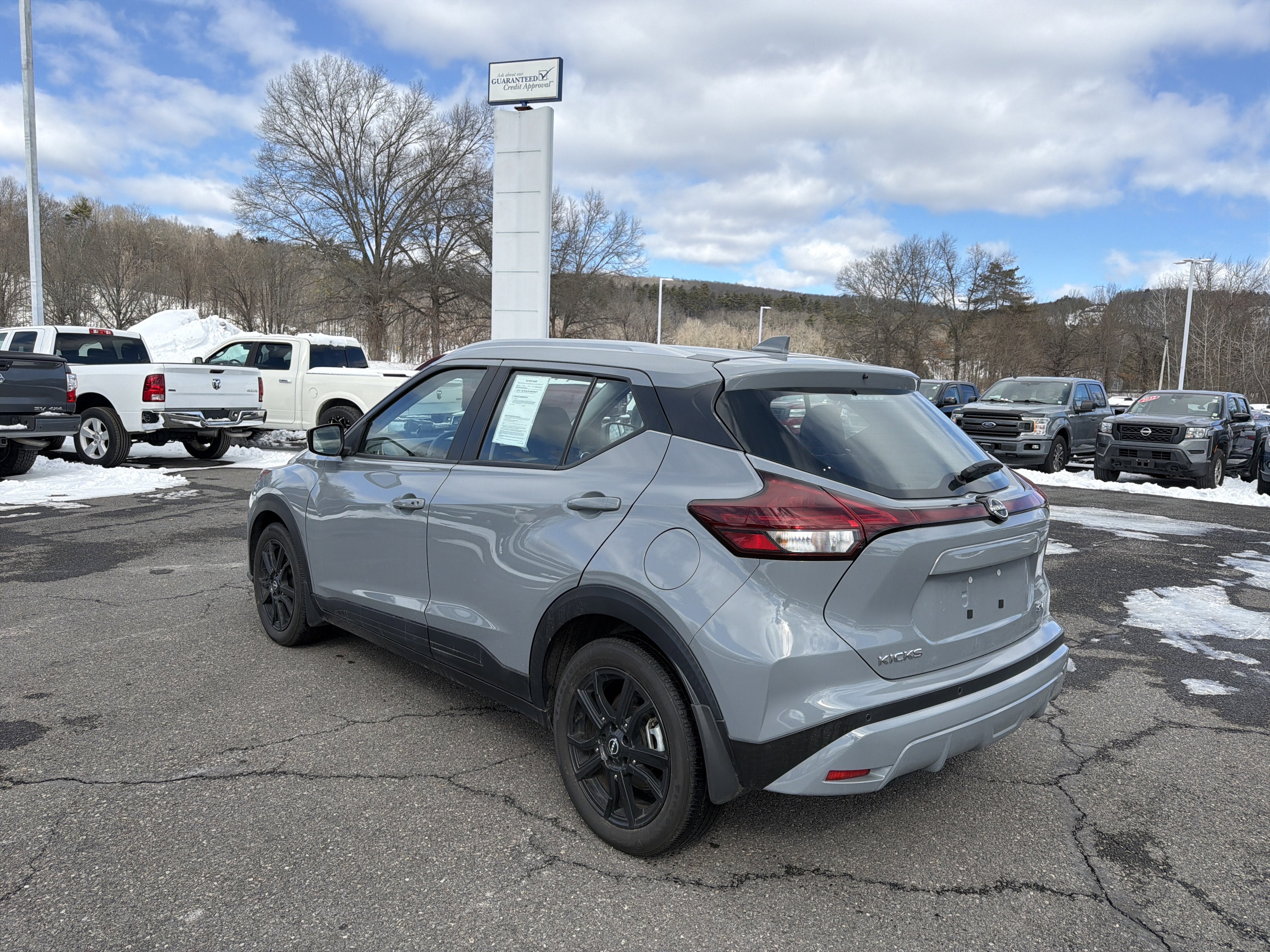 2023 Nissan Kicks SV
