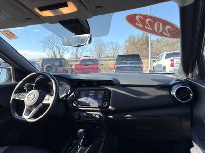 2022 Nissan Kicks SR