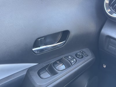 2022 Nissan Kicks SR