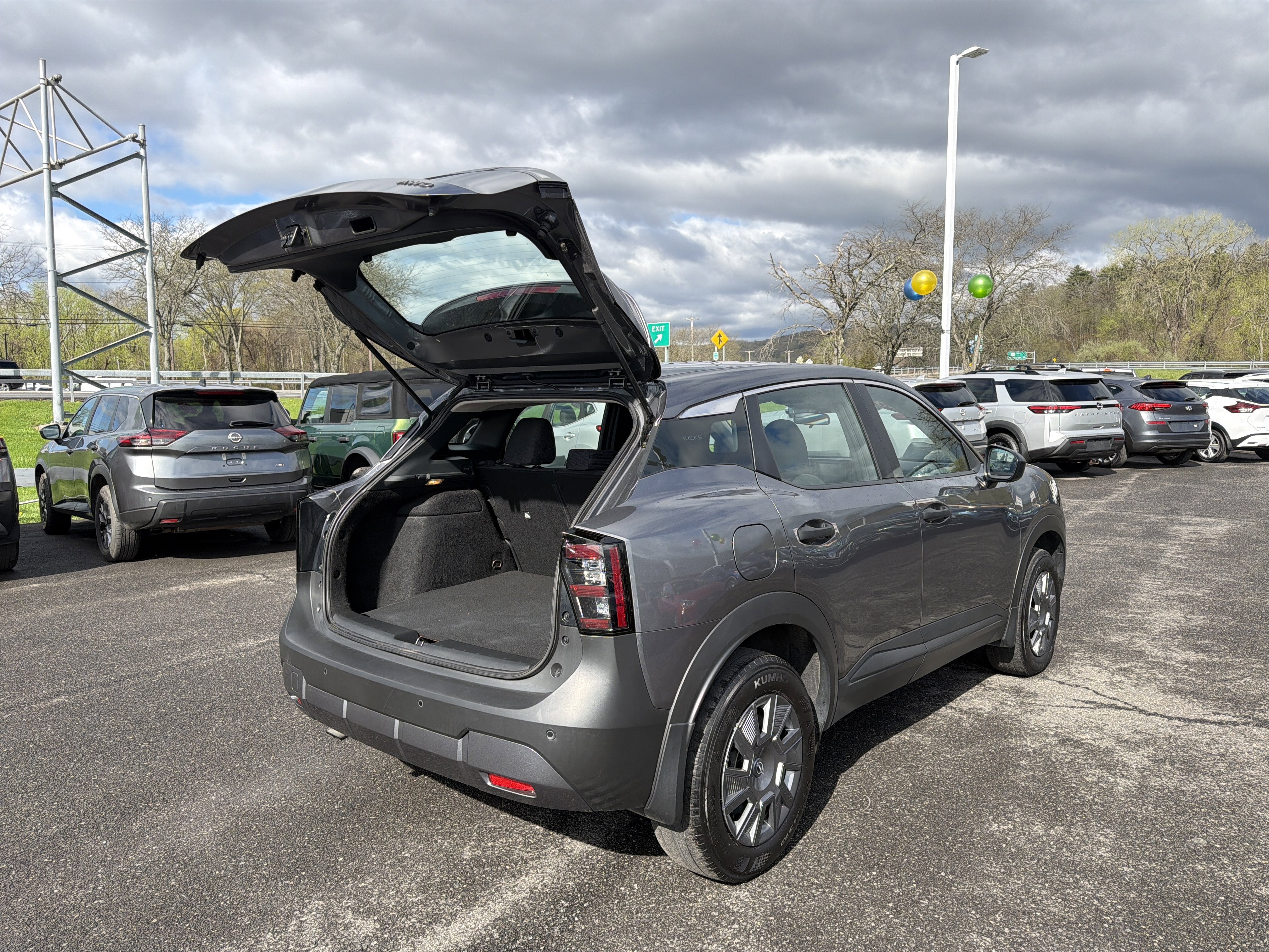 2025 Nissan Kicks S