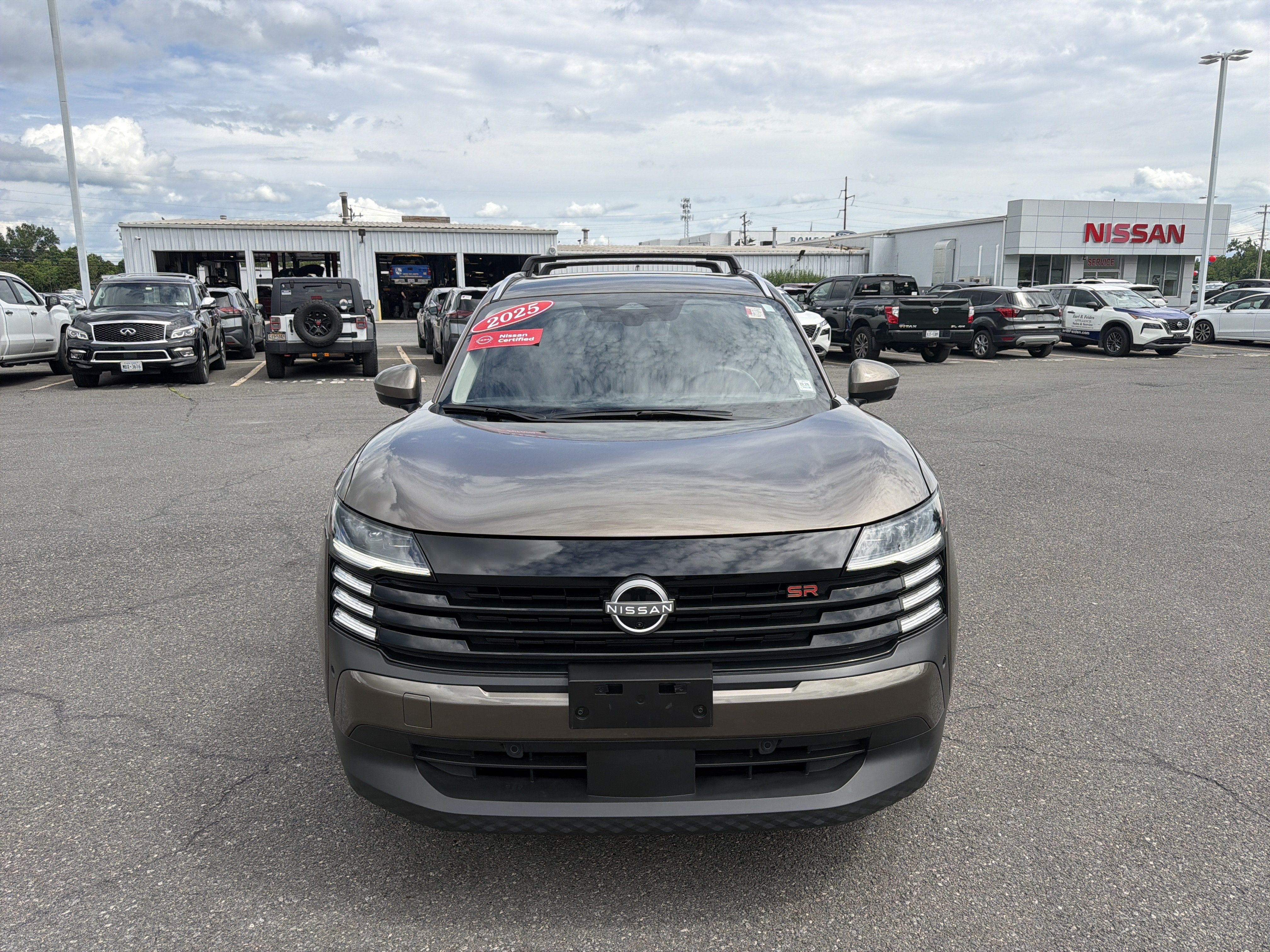 2025 Nissan Kicks SR