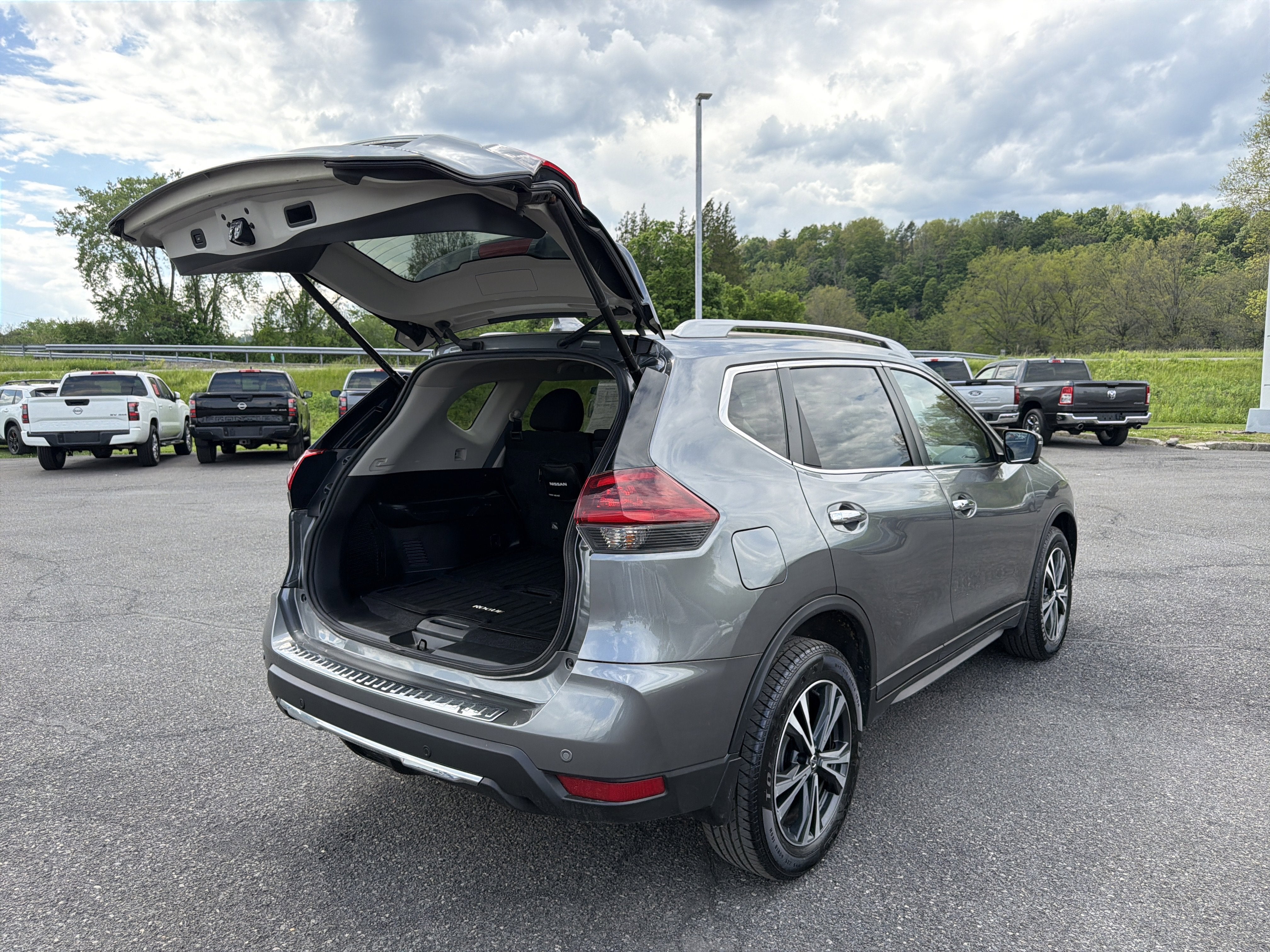 2020 Nissan Rogue SV
