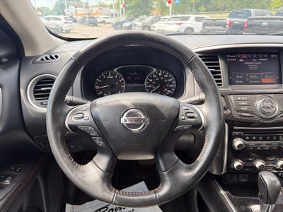 2020 Nissan Pathfinder SV