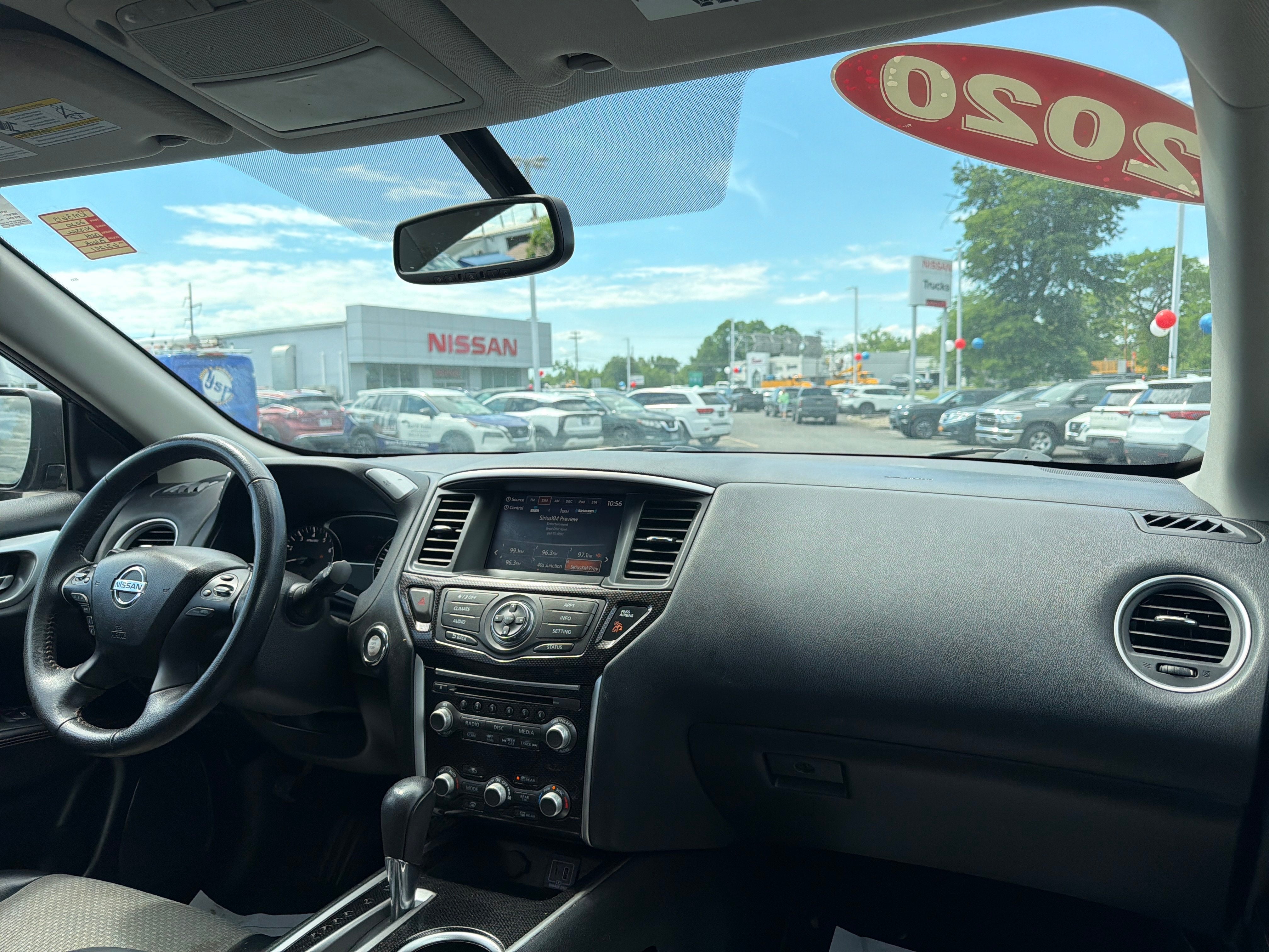 2020 Nissan Pathfinder SV