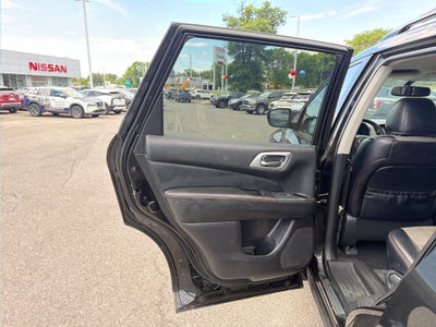 2020 Nissan Pathfinder SV