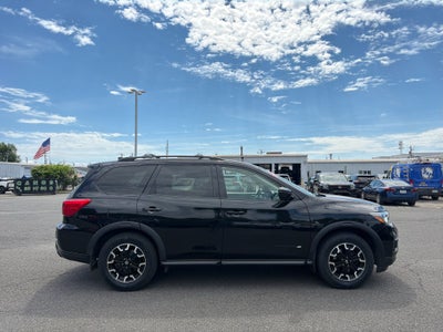 2020 Nissan Pathfinder SV