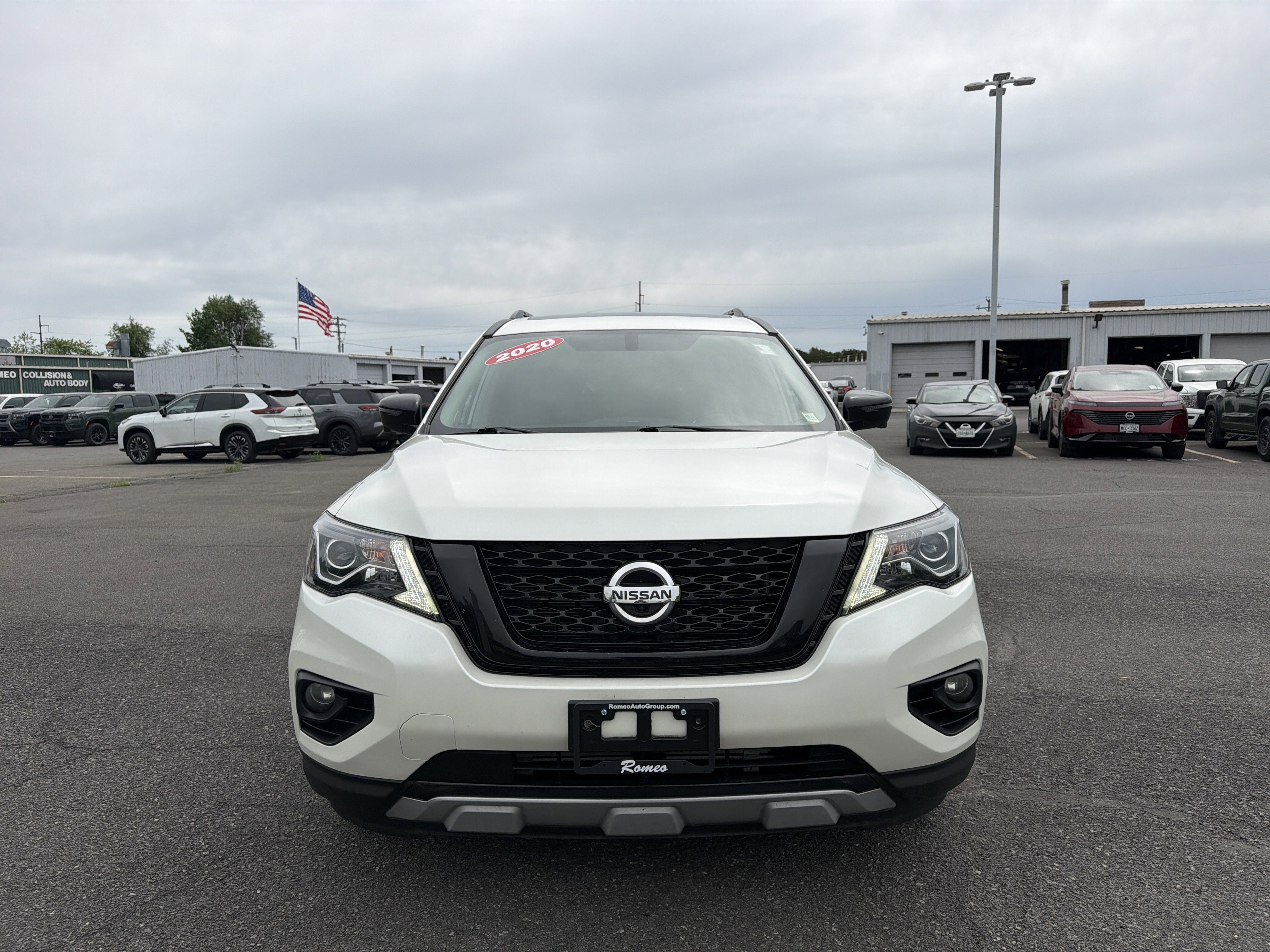 2020 Nissan Pathfinder SL