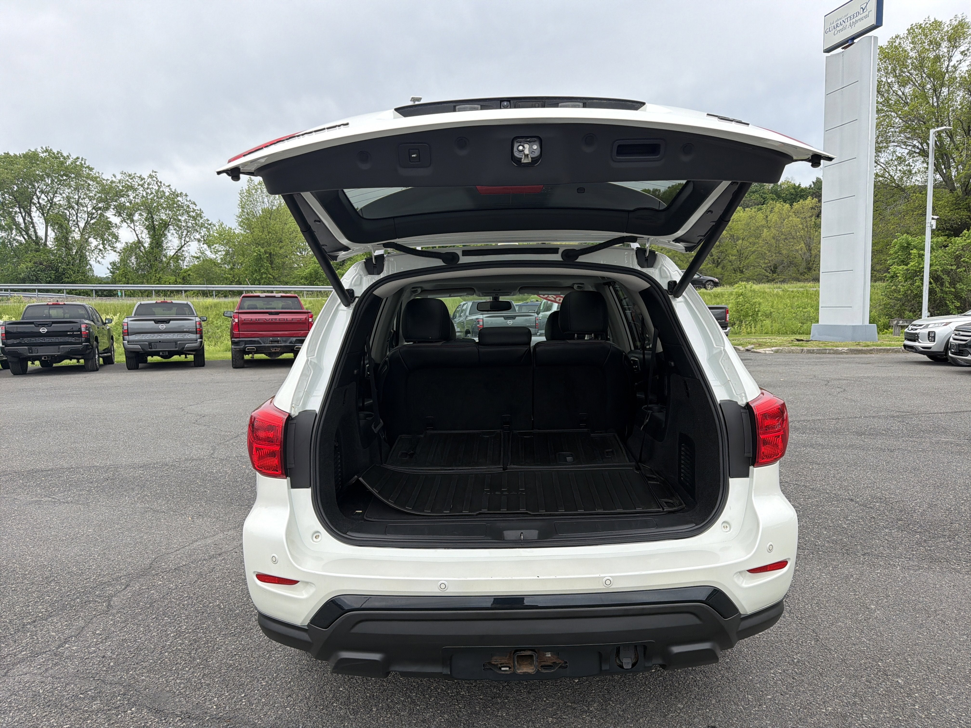 2020 Nissan Pathfinder SL