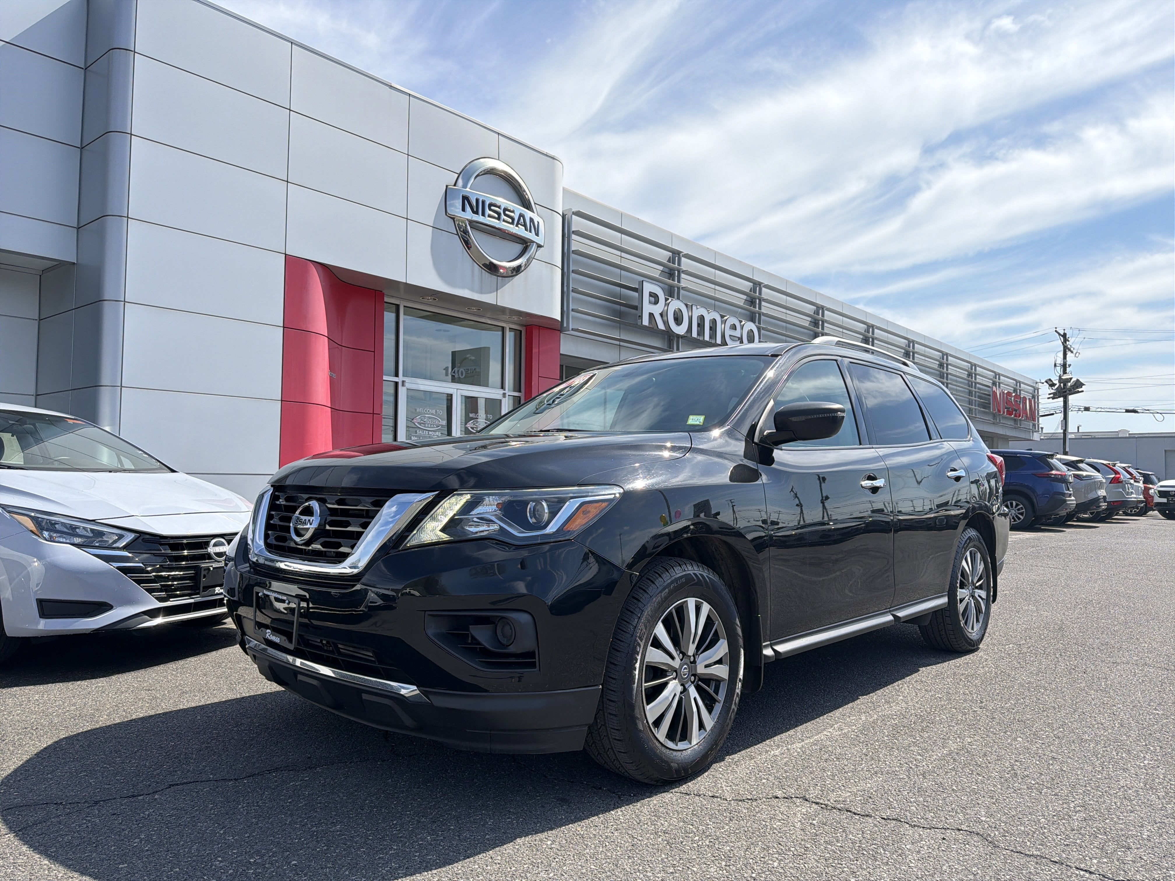 2019 Nissan Pathfinder S