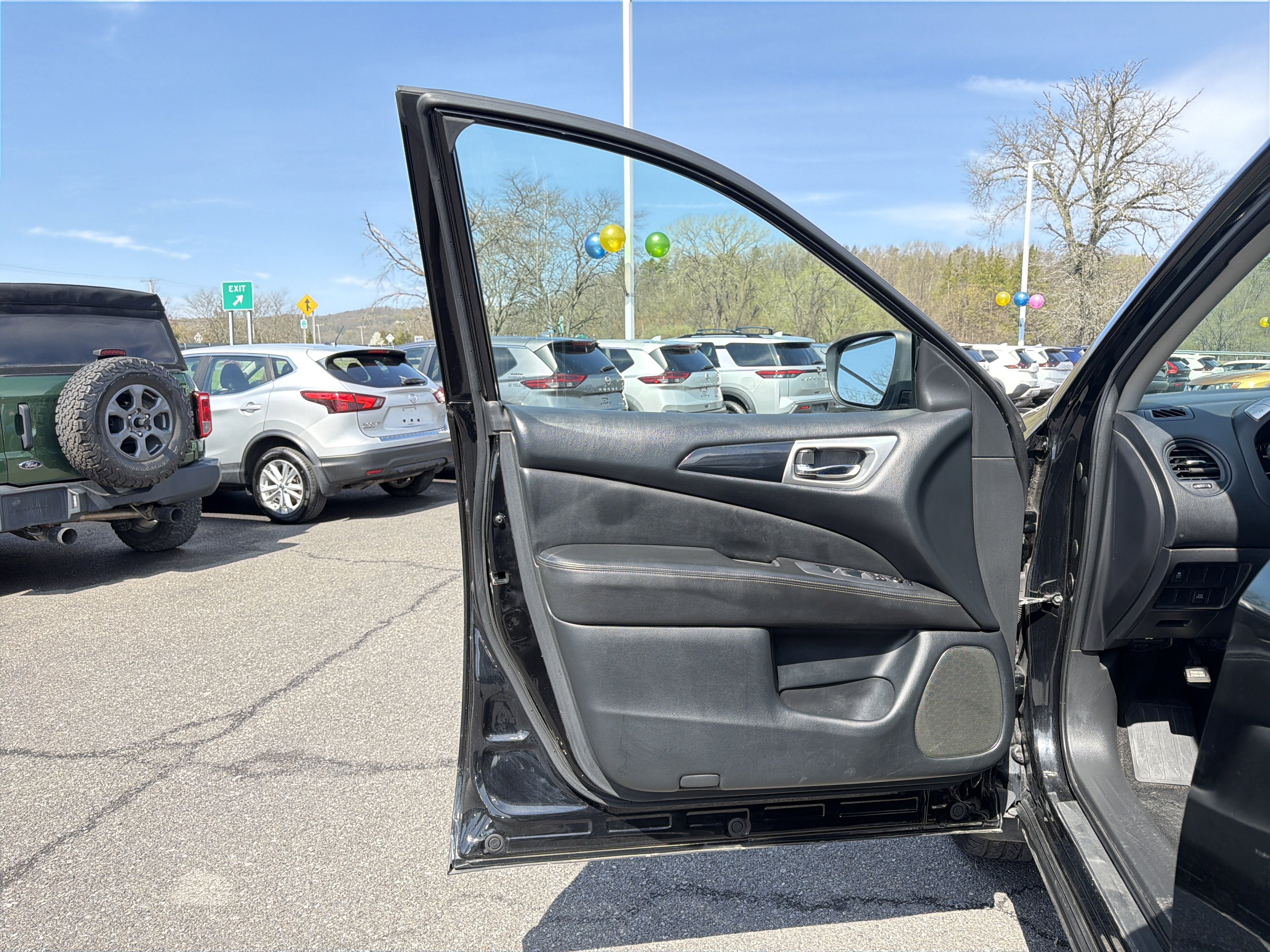 2019 Nissan Pathfinder S