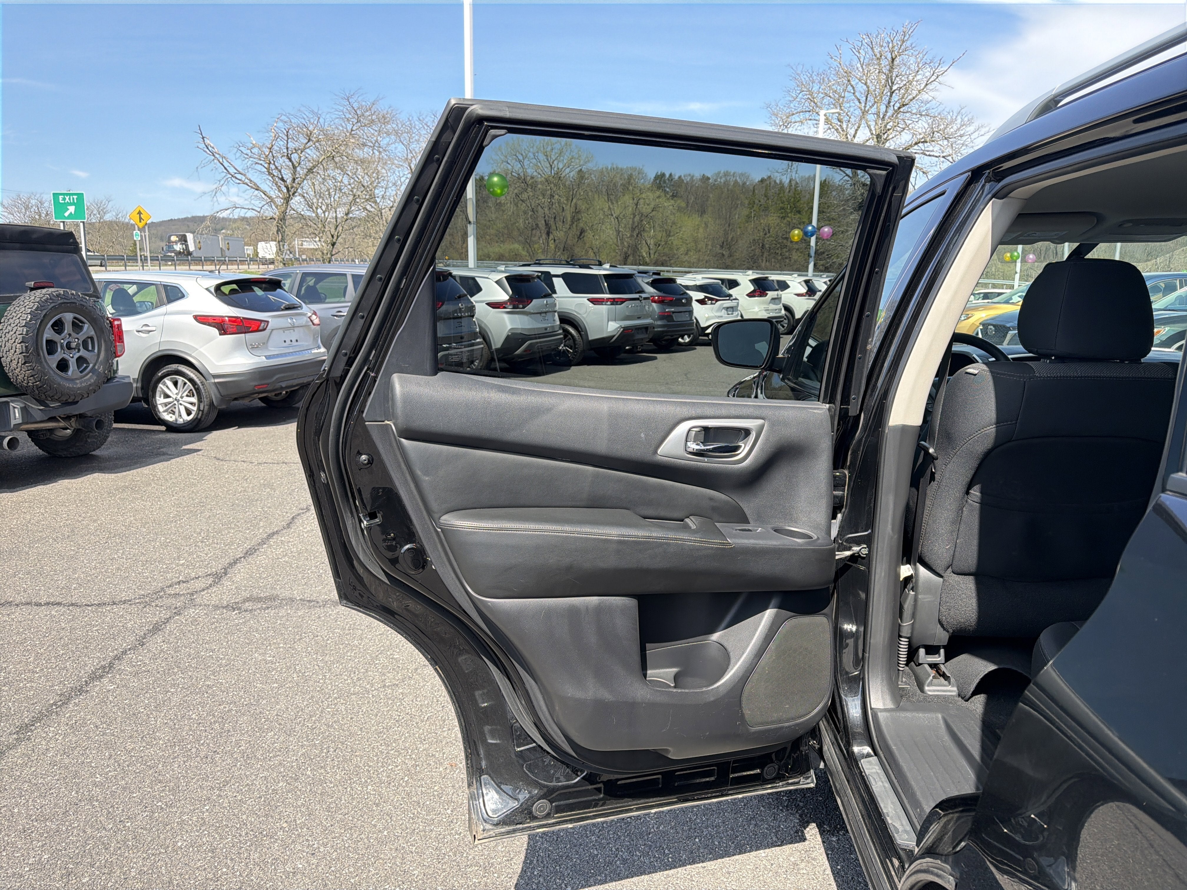 2019 Nissan Pathfinder S