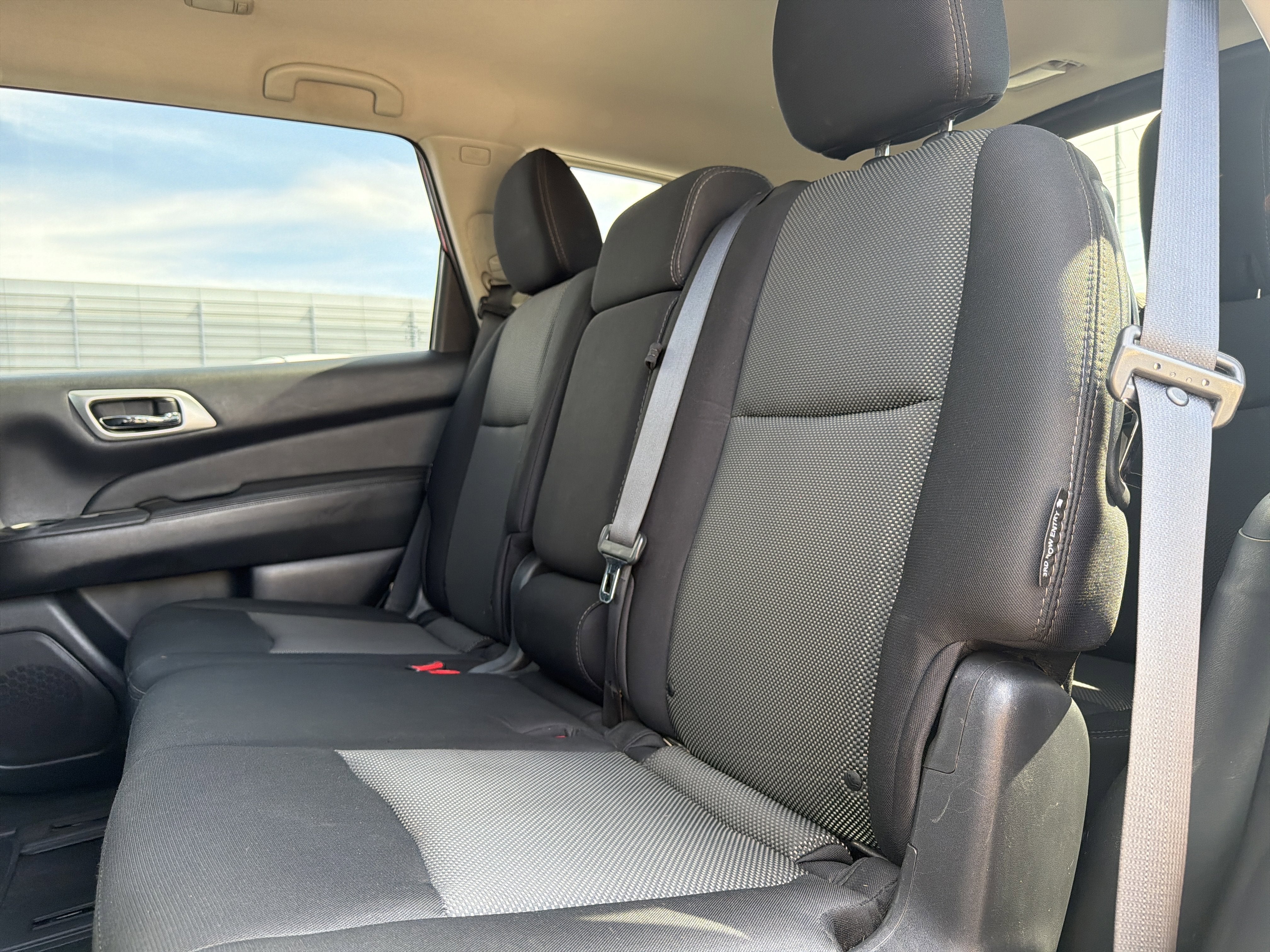 2019 Nissan Pathfinder S