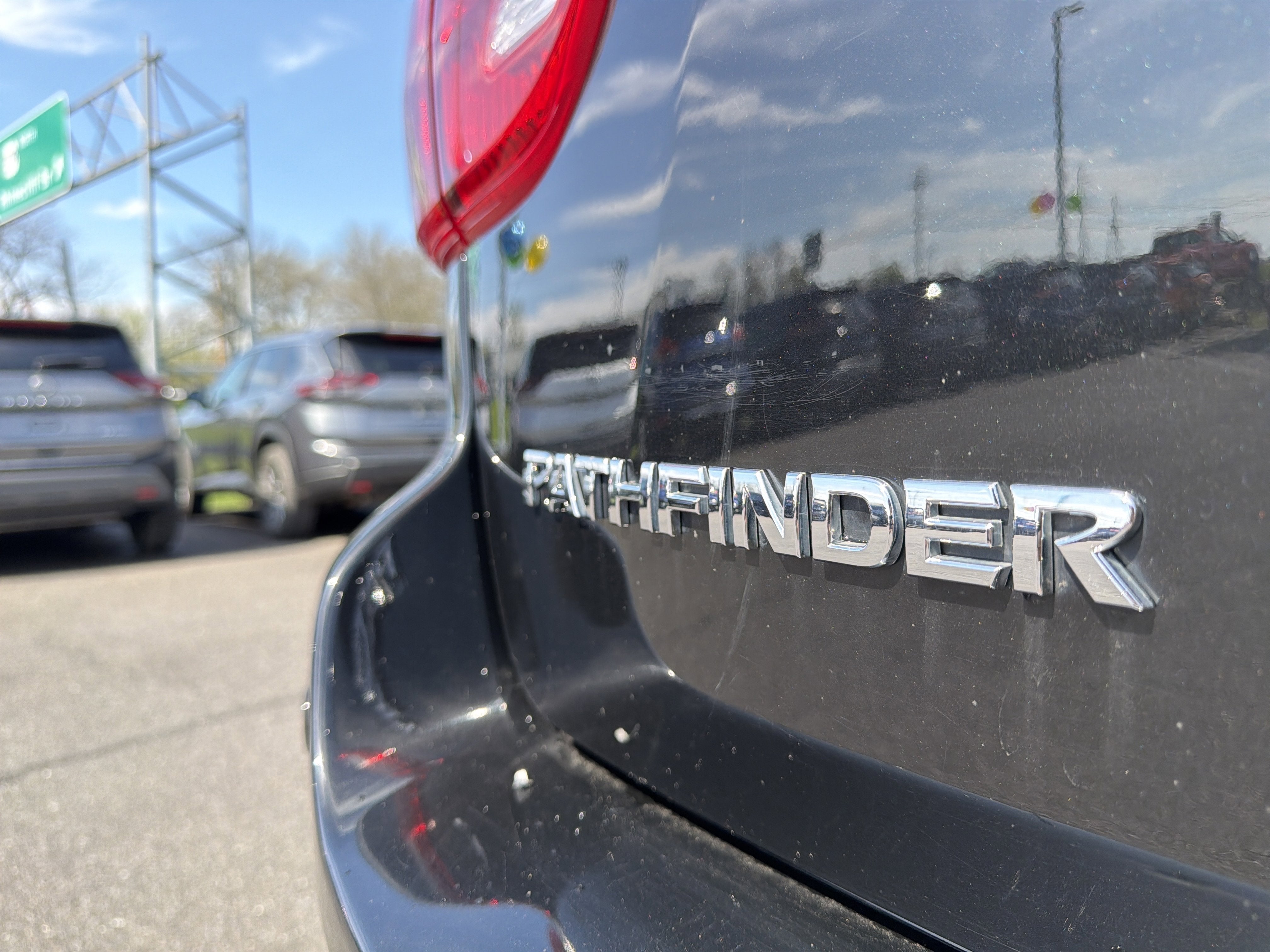 2019 Nissan Pathfinder S