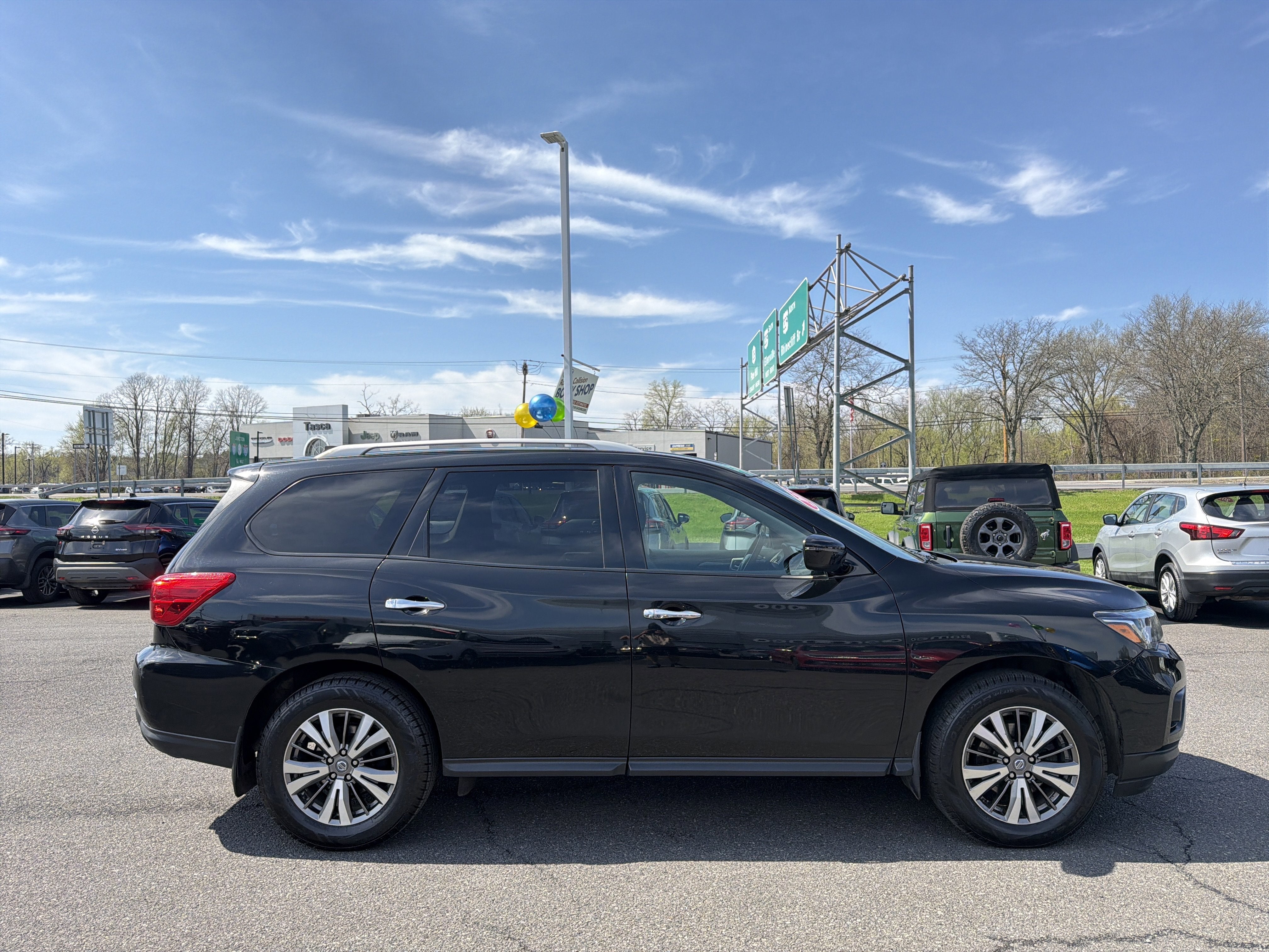 2019 Nissan Pathfinder S