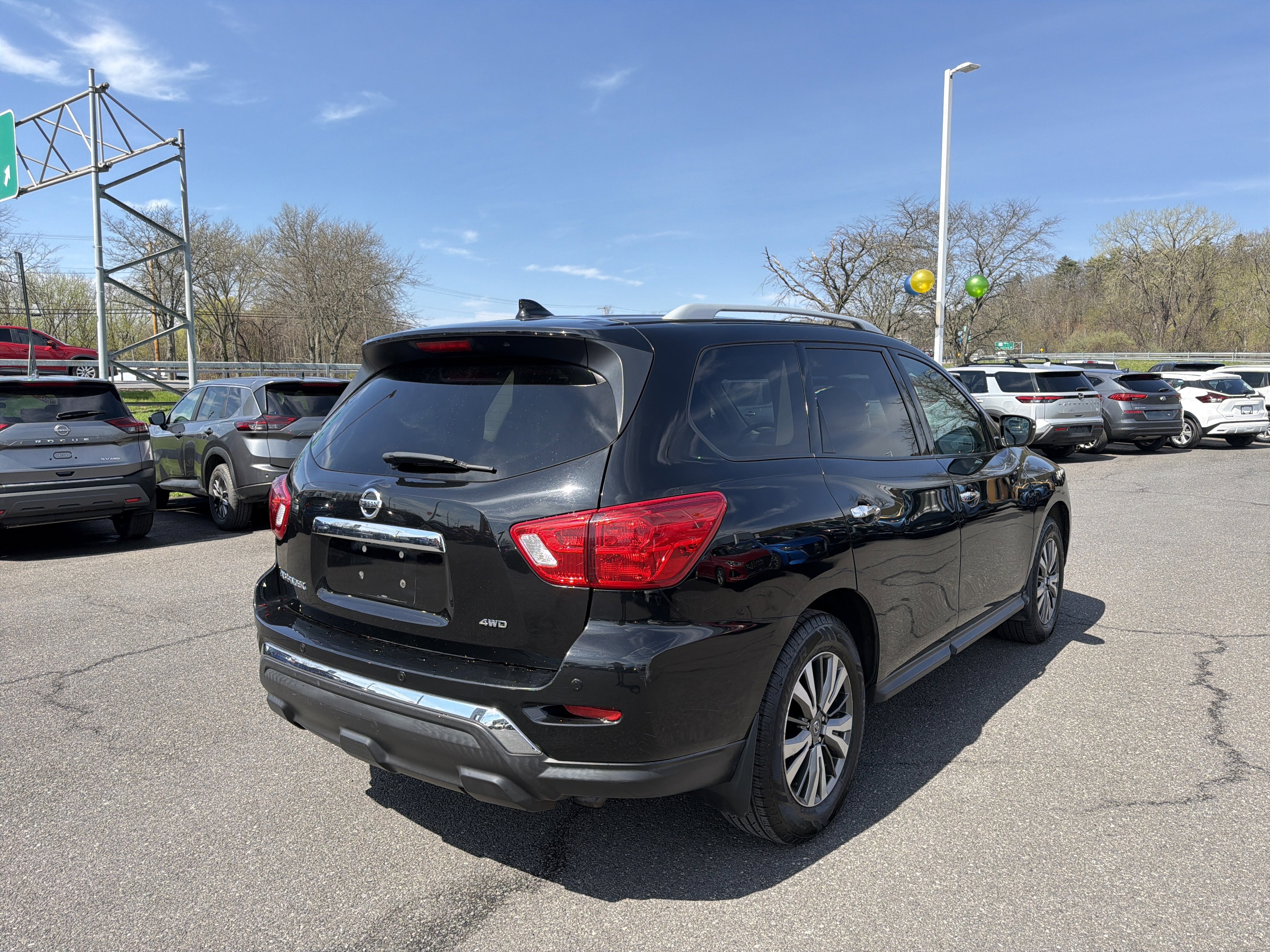 2019 Nissan Pathfinder S