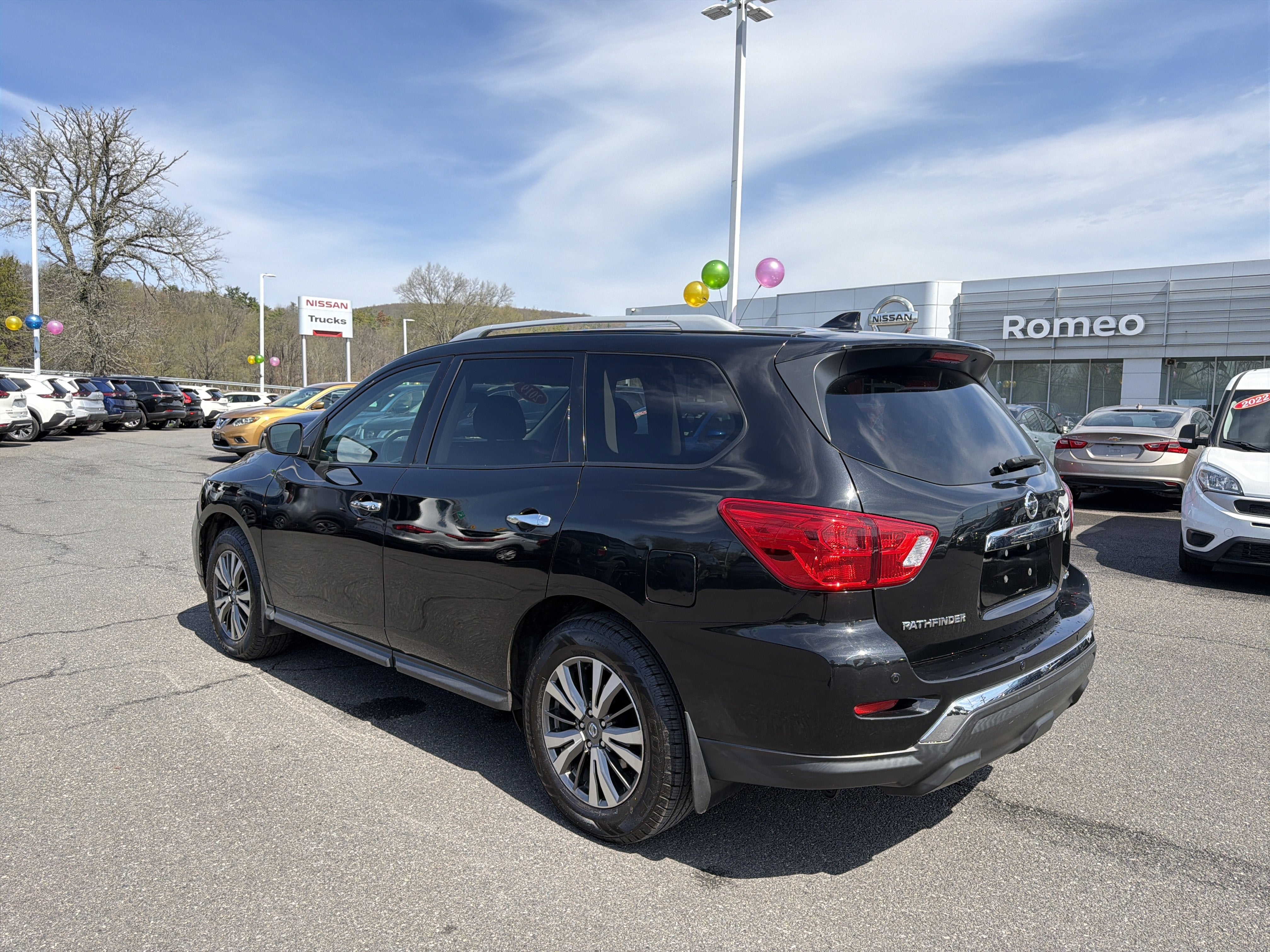 2019 Nissan Pathfinder S