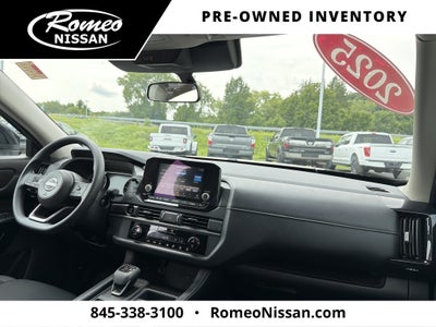 2025 Nissan Pathfinder S