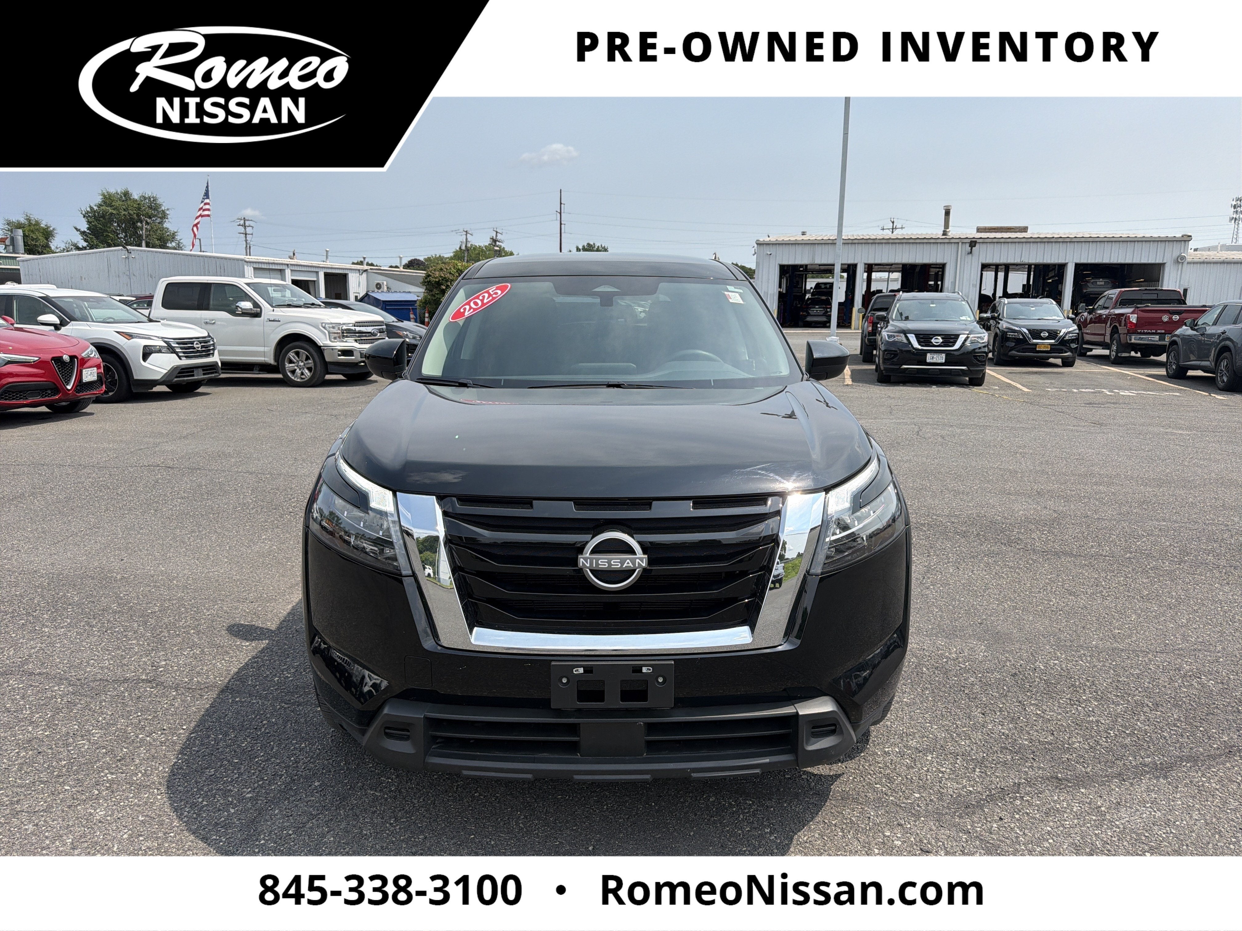2025 Nissan Pathfinder S